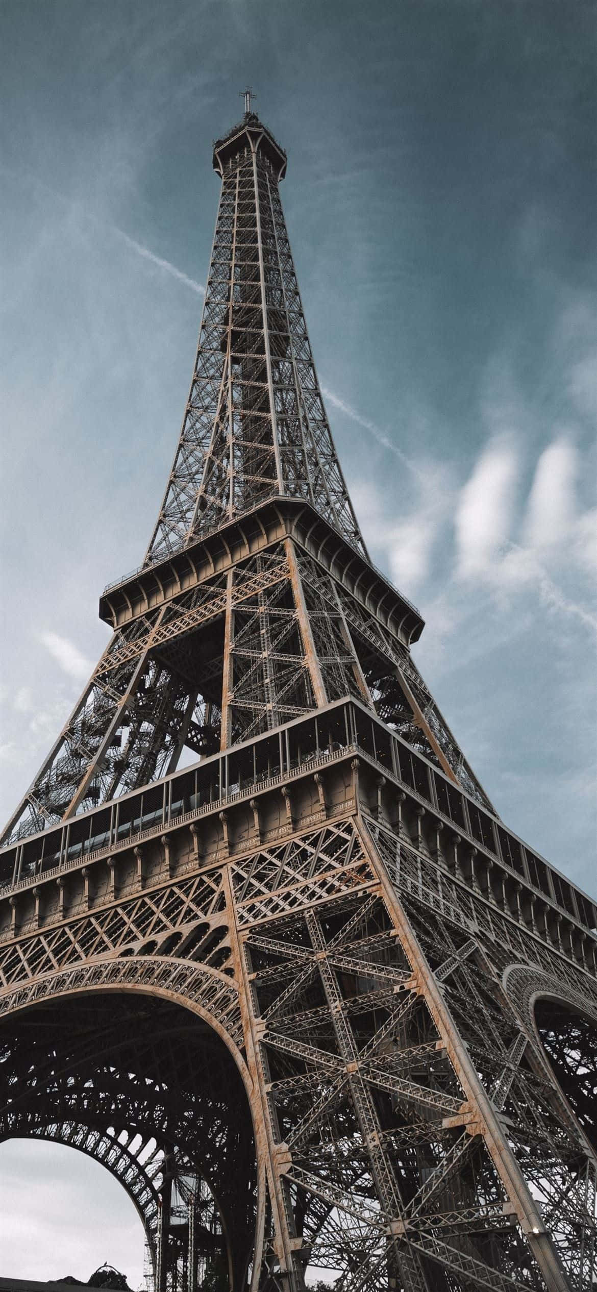 1170x2532 Eiffeltårnet Set Nedefra Wallpapers