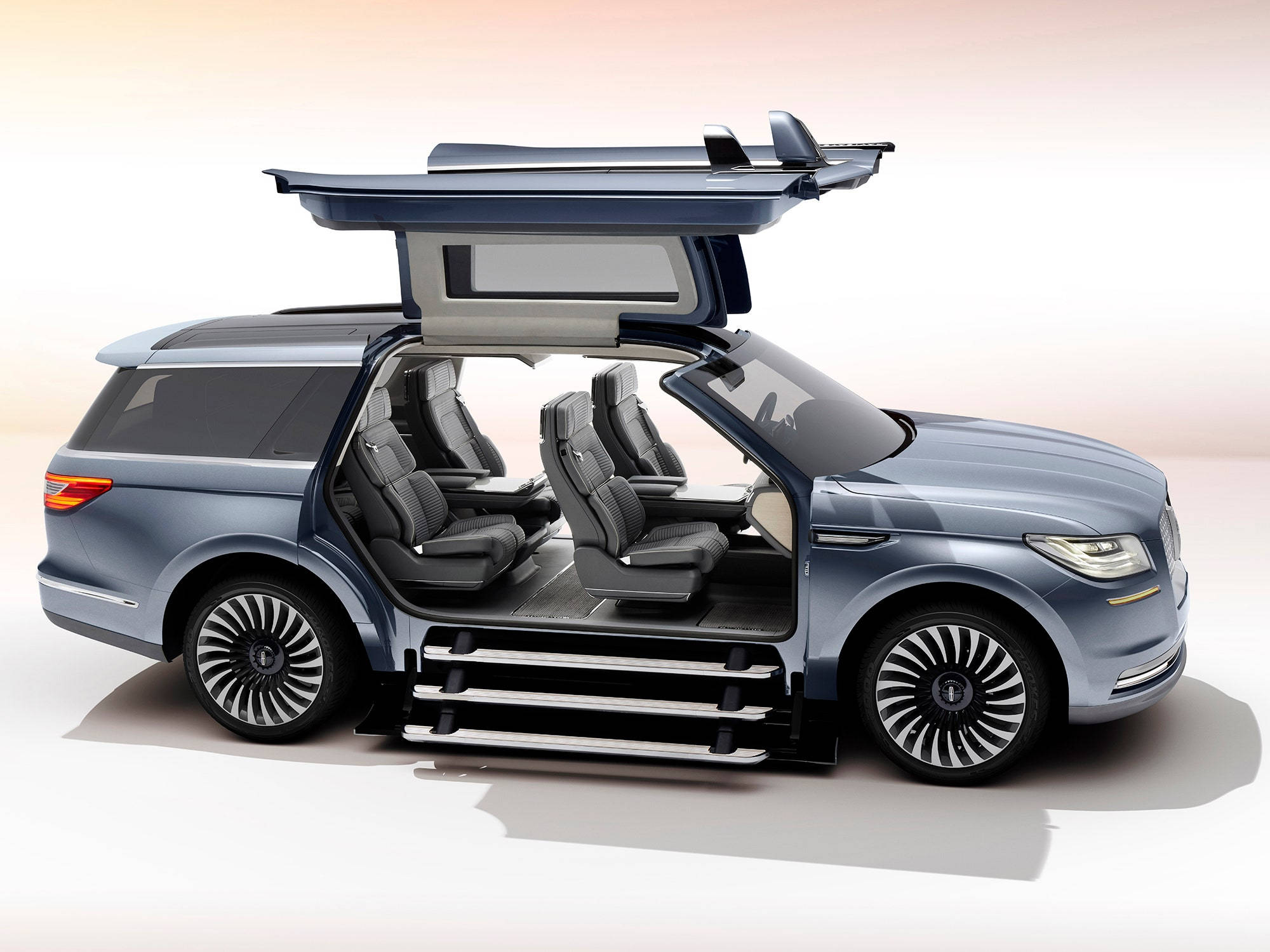 2021 Lincoln Navigator med mågevingedør Wallpapers