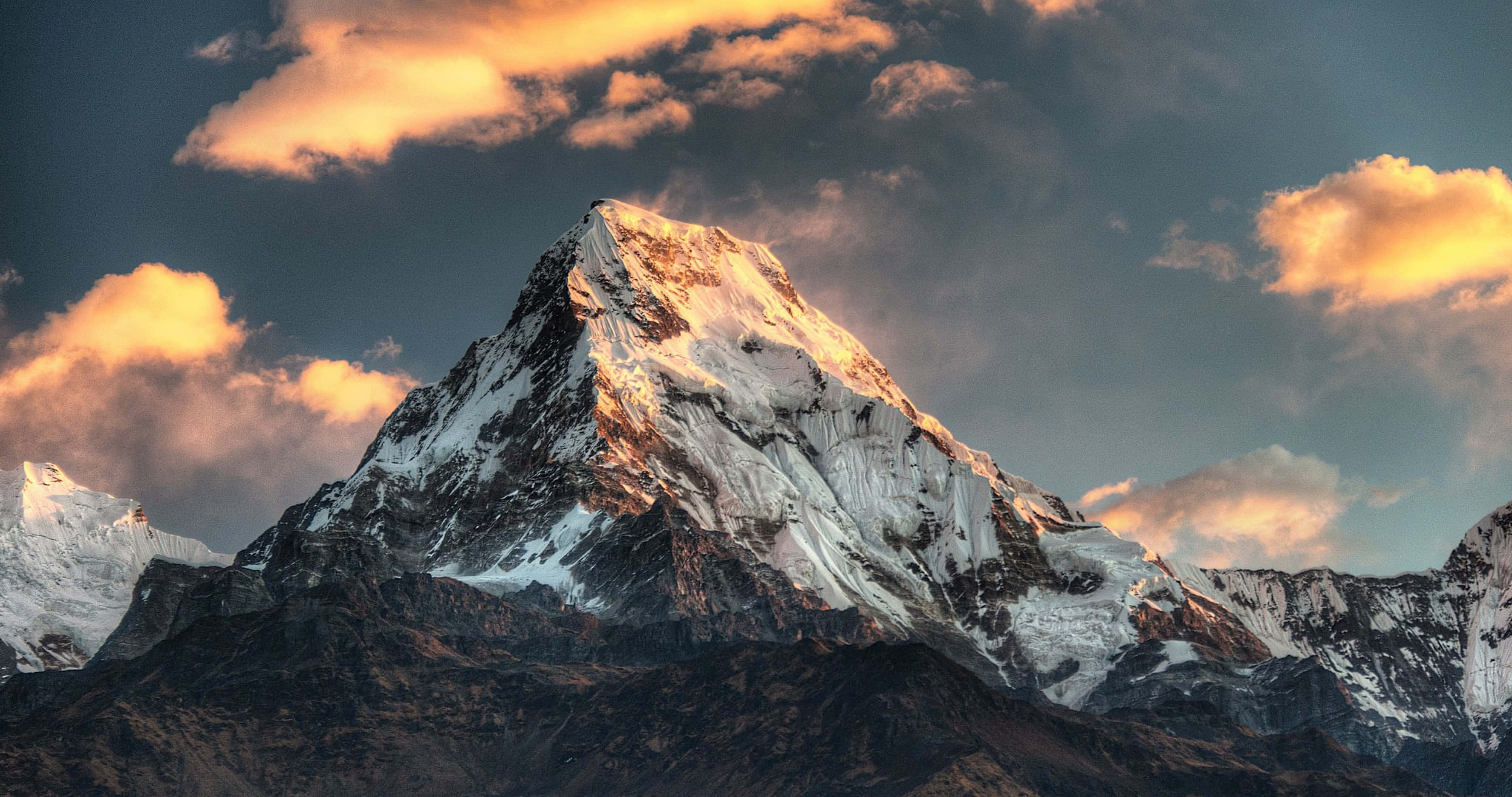4K Annapurna Bjergtop Wallpapers
