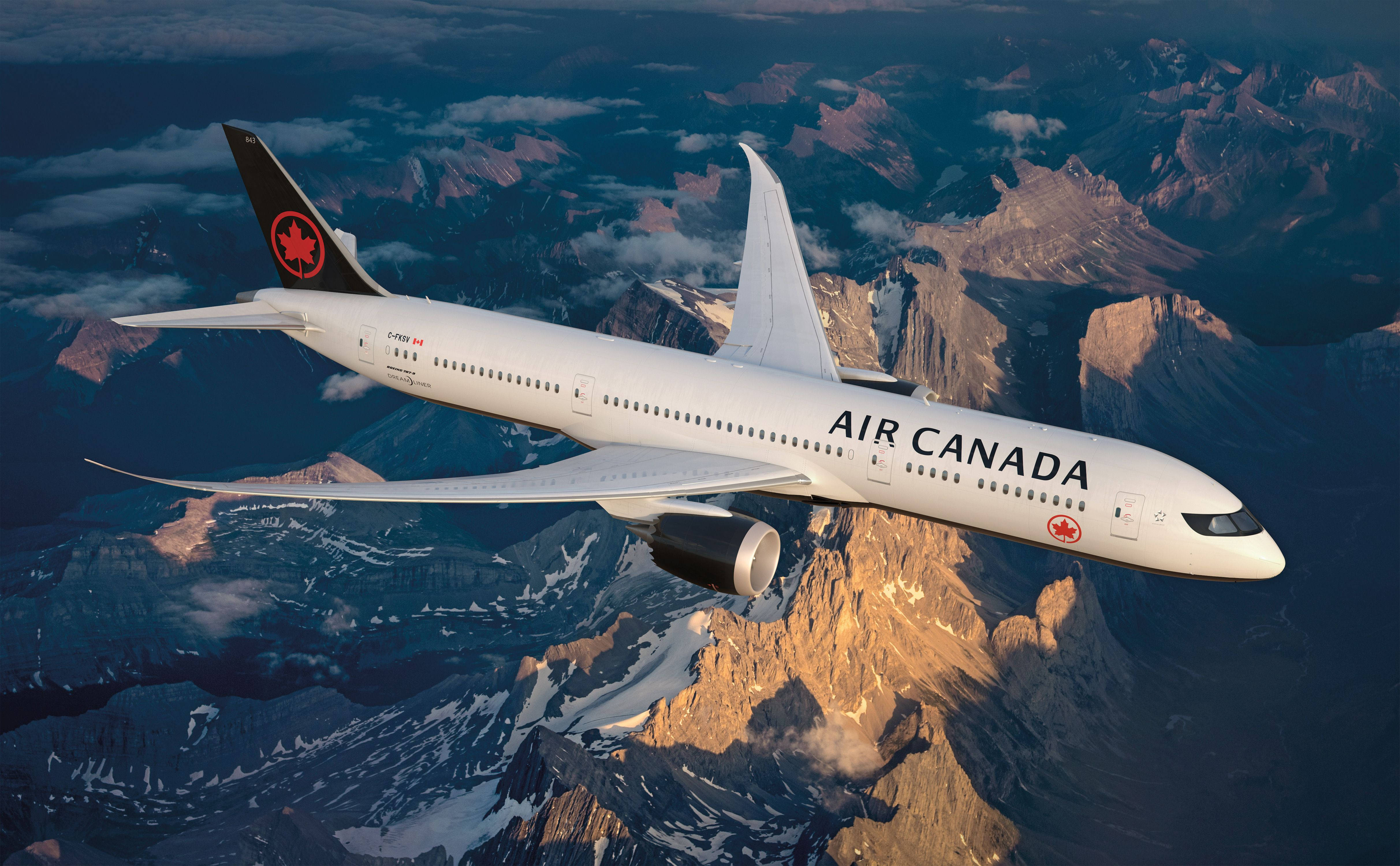 Air Canada over bjergene Wallpapers
