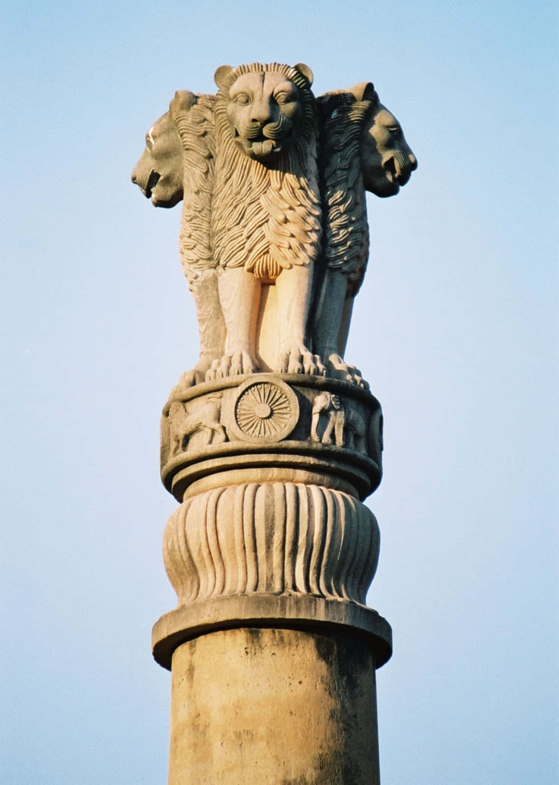 Ashoka-søjle klar blå himmel Wallpapers