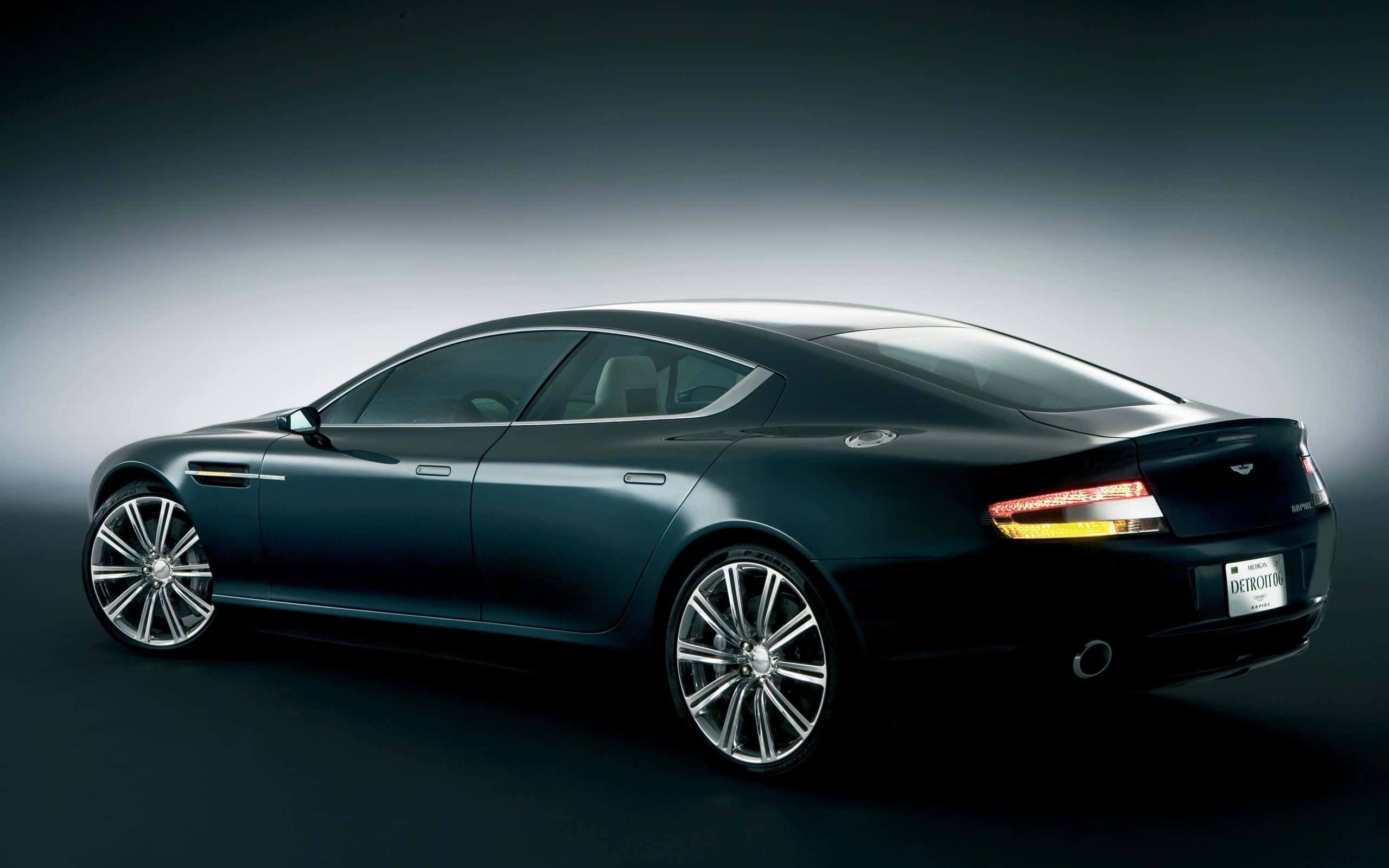 Aston Martin Rapide S - Luksus møder ydeevne Wallpapers