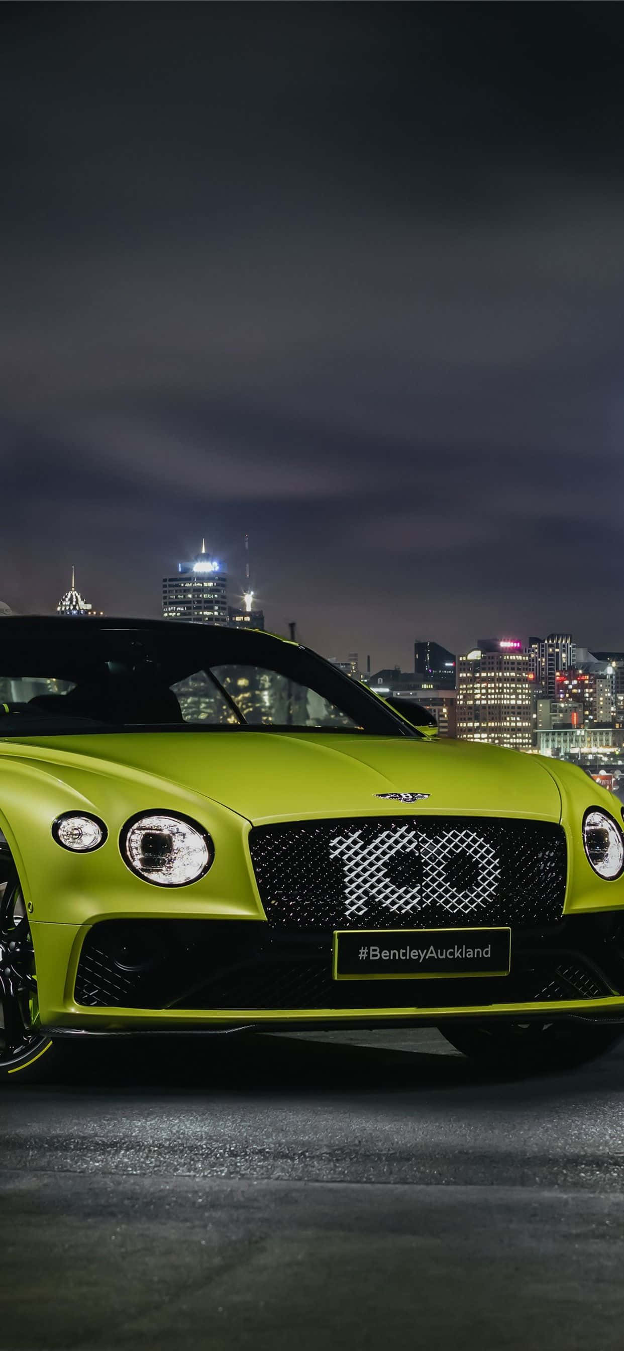 Den klassiske stil fra en Bentley møder den moderne teknologi fra iPhone Xs Max Wallpapers