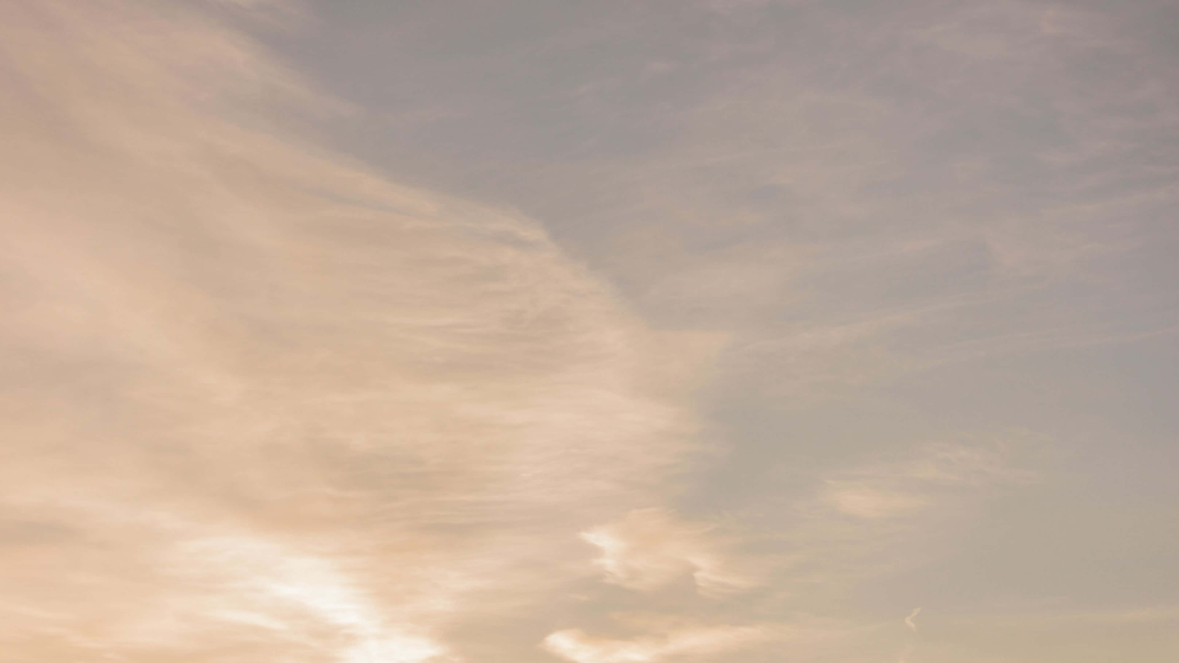 Beroligende æstetiske skyer på himlen Wallpapers