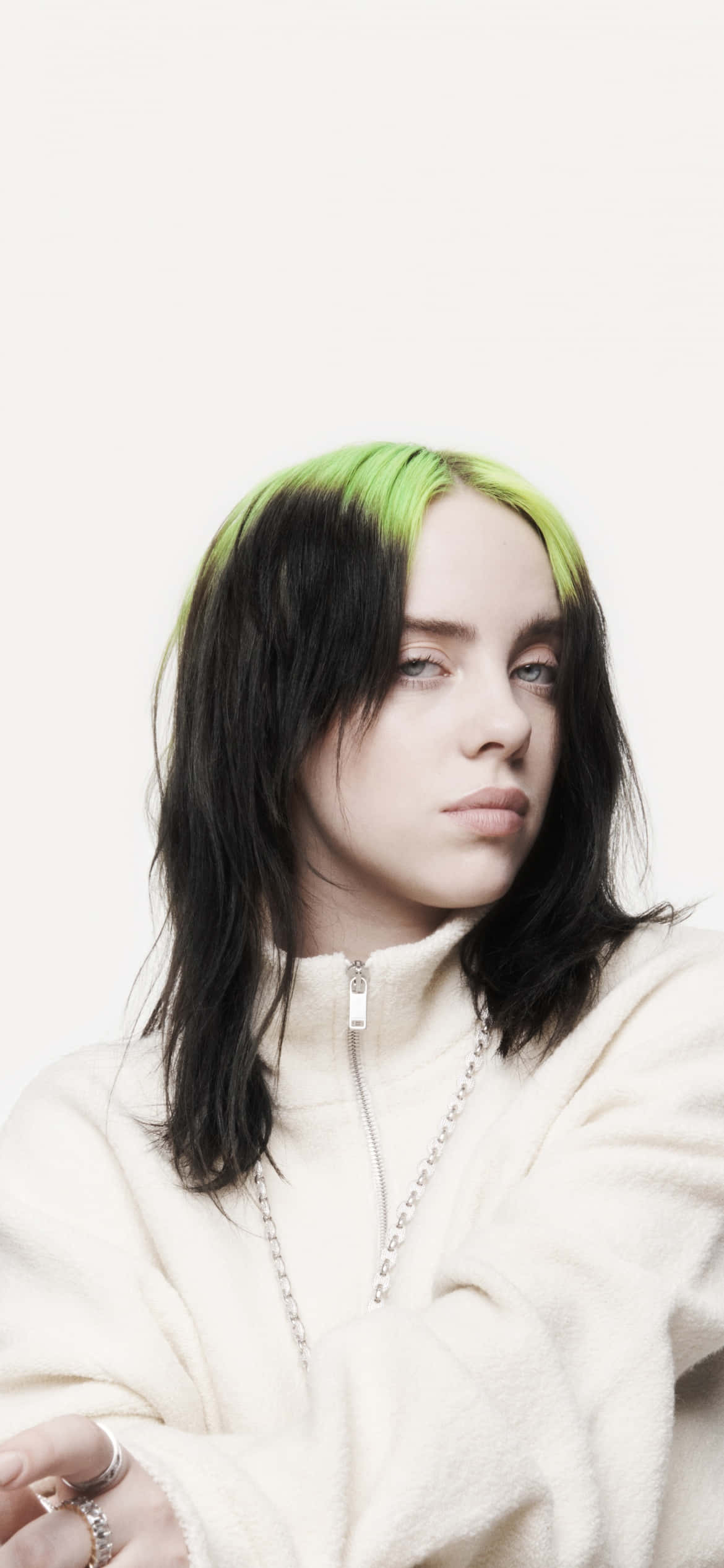 Billie Eilish på scenen, der viser sin unikke stil Wallpapers