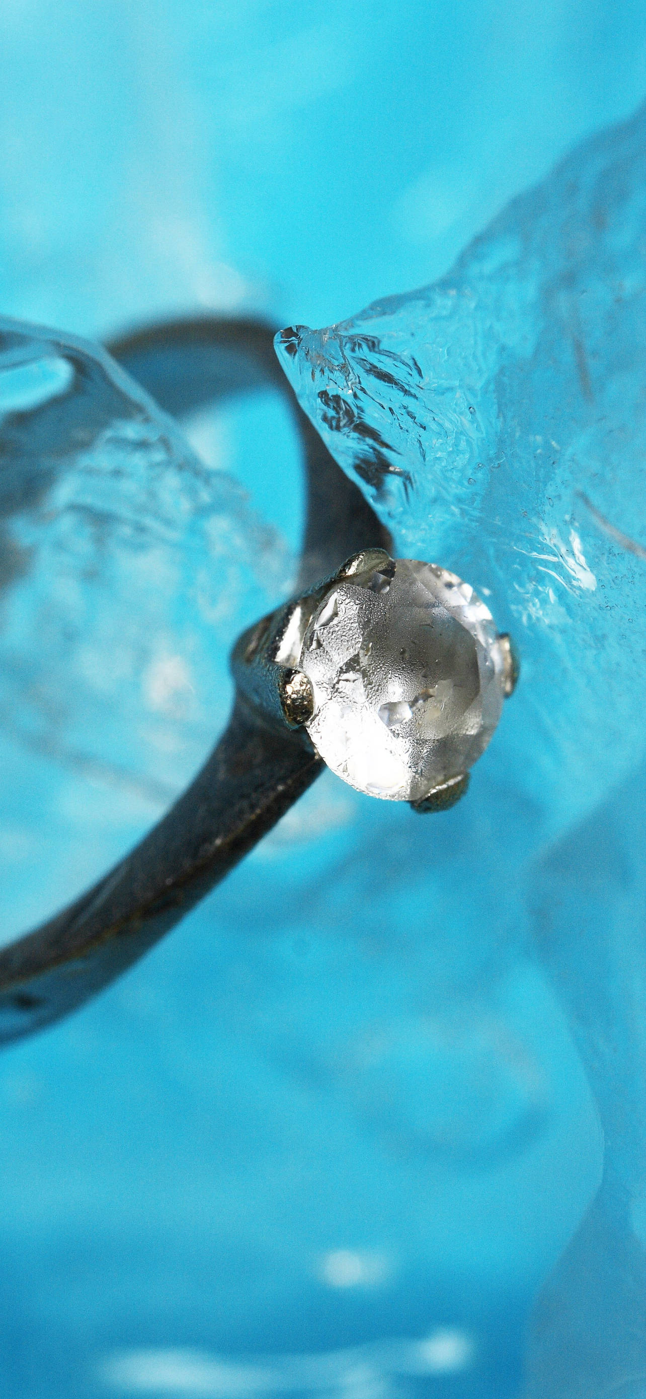 Blå Æstetisk Ring I Vand Wallpapers