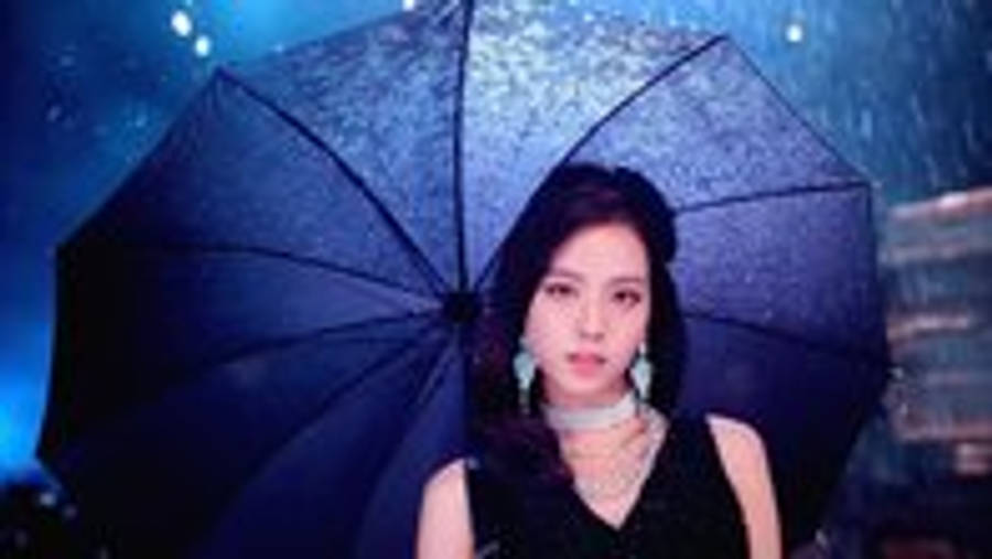 Blackpinks Jisoo i musikvideoen til 'Ddu-Du Ddu-Du' Wallpapers