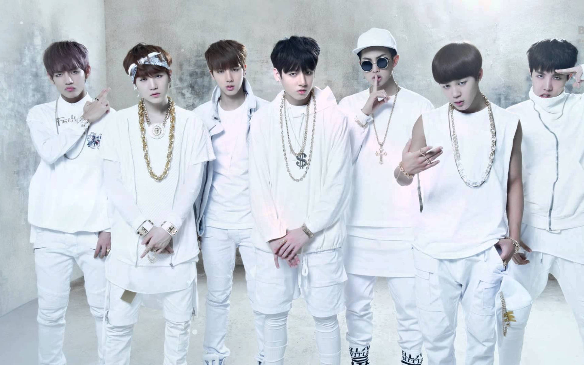 BTS gruppebillede i hvidt Wallpapers