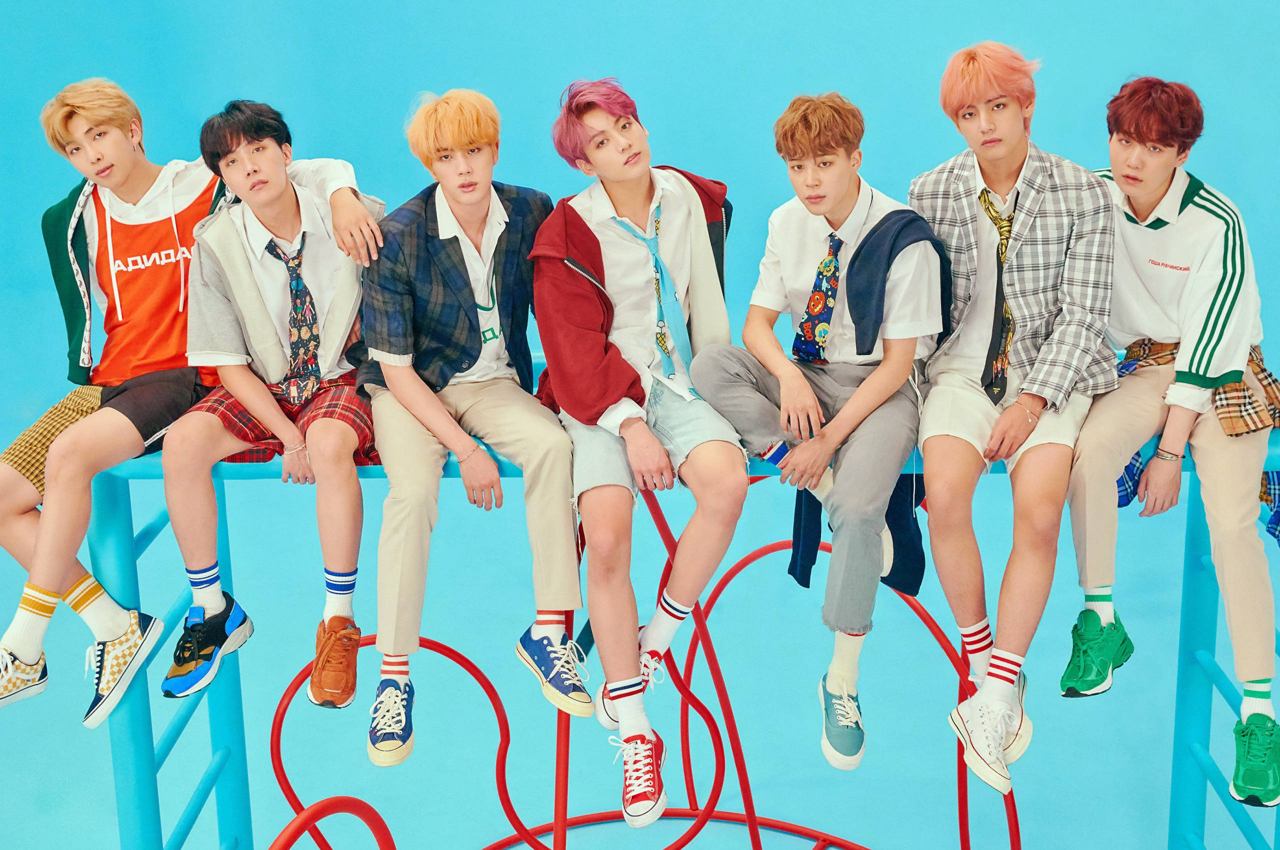 BTS gruppebillede i blåt Wallpapers