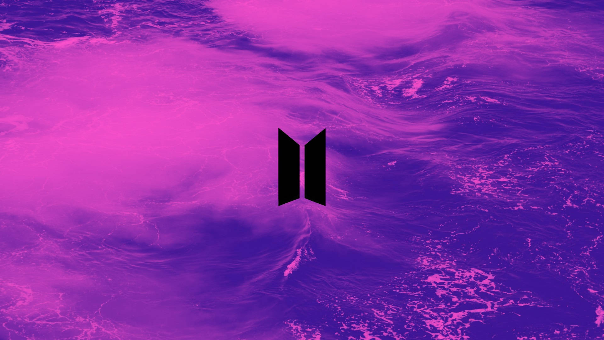 BTS-logo på skyer over hav Wallpapers