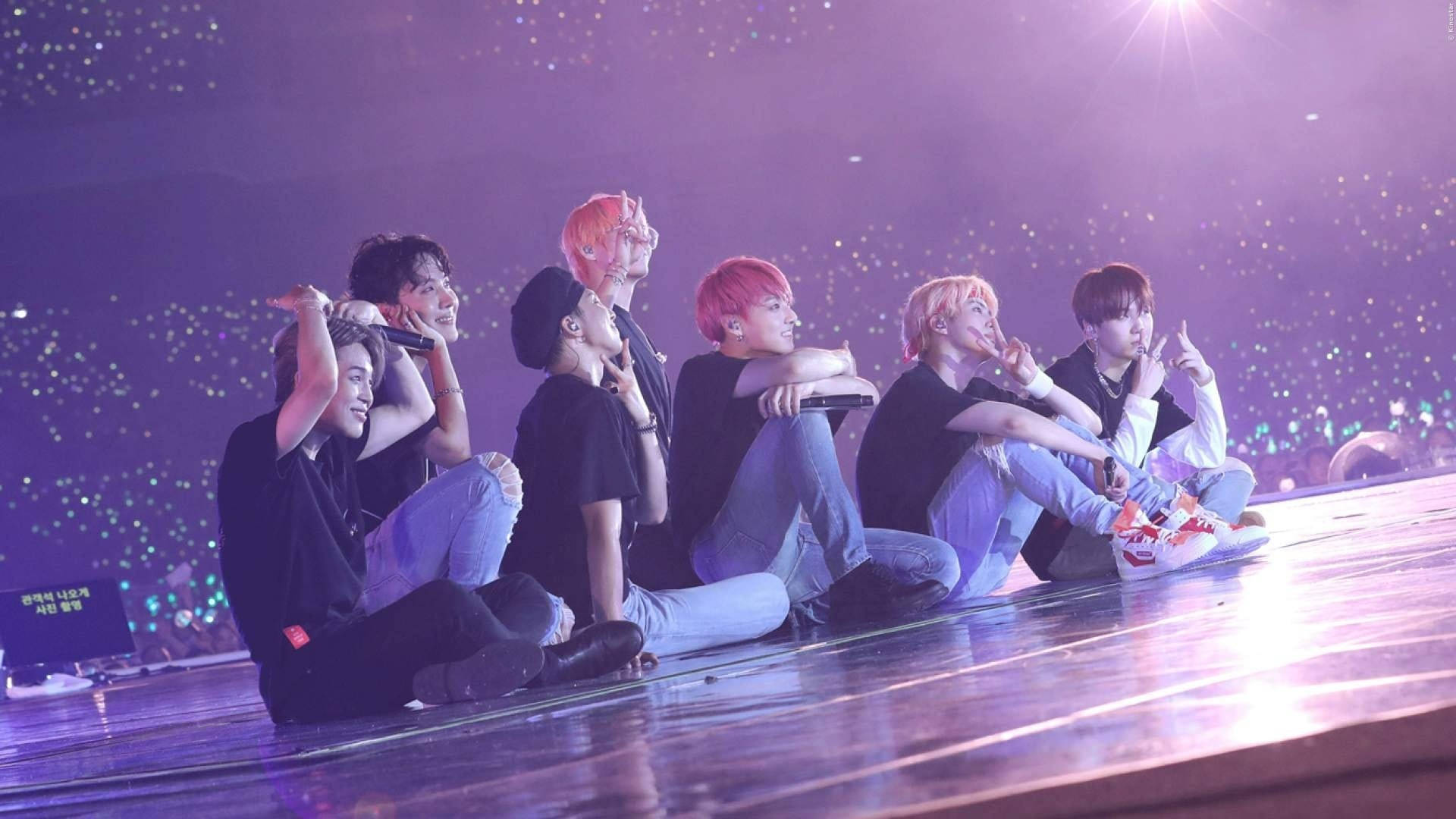 BTS på lilla scene æstetik Wallpapers