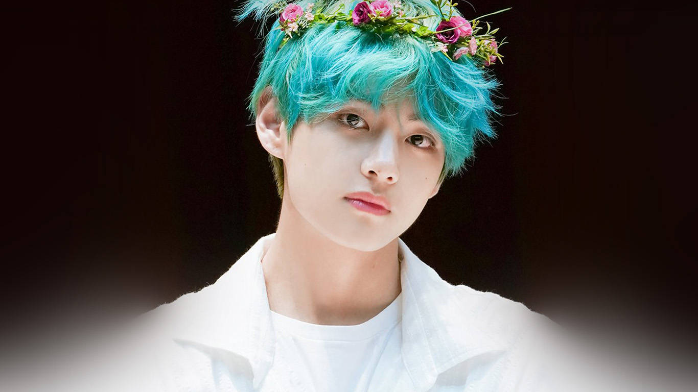 BTS V med blomsterkrans Wallpapers