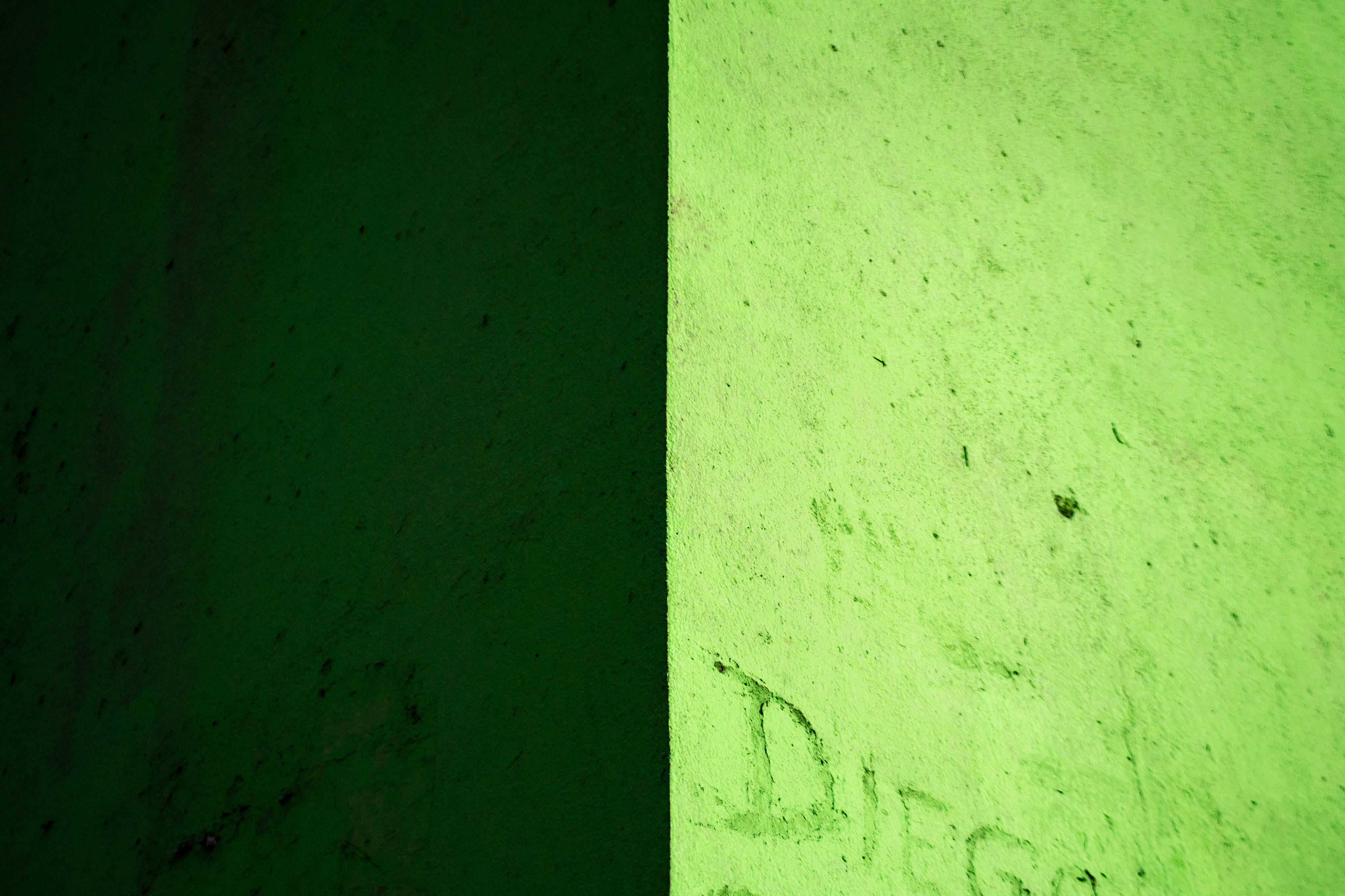 Bygningspæl i pastelgrøn Wallpapers