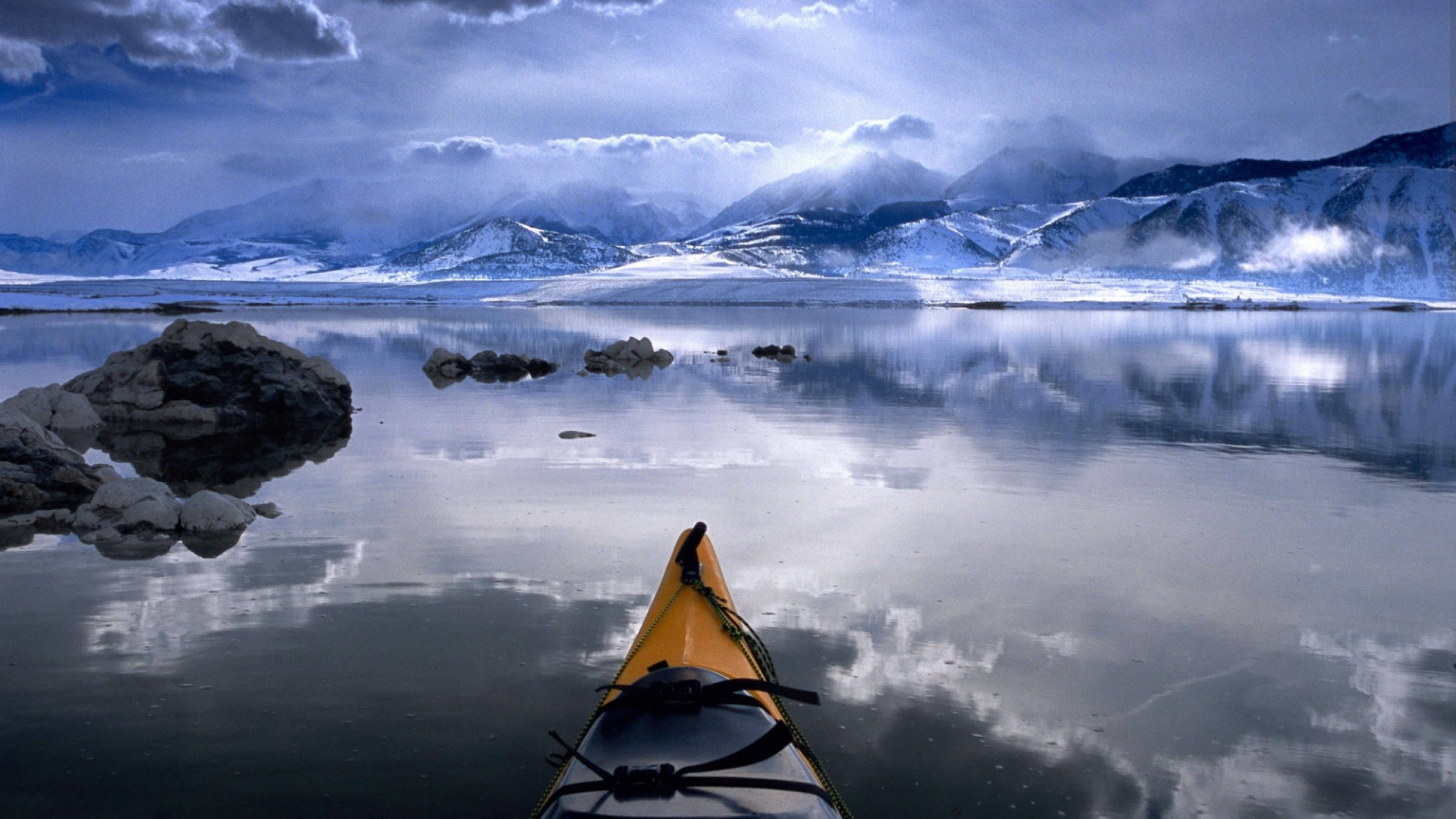 Californisk sø i kold vinter Wallpapers