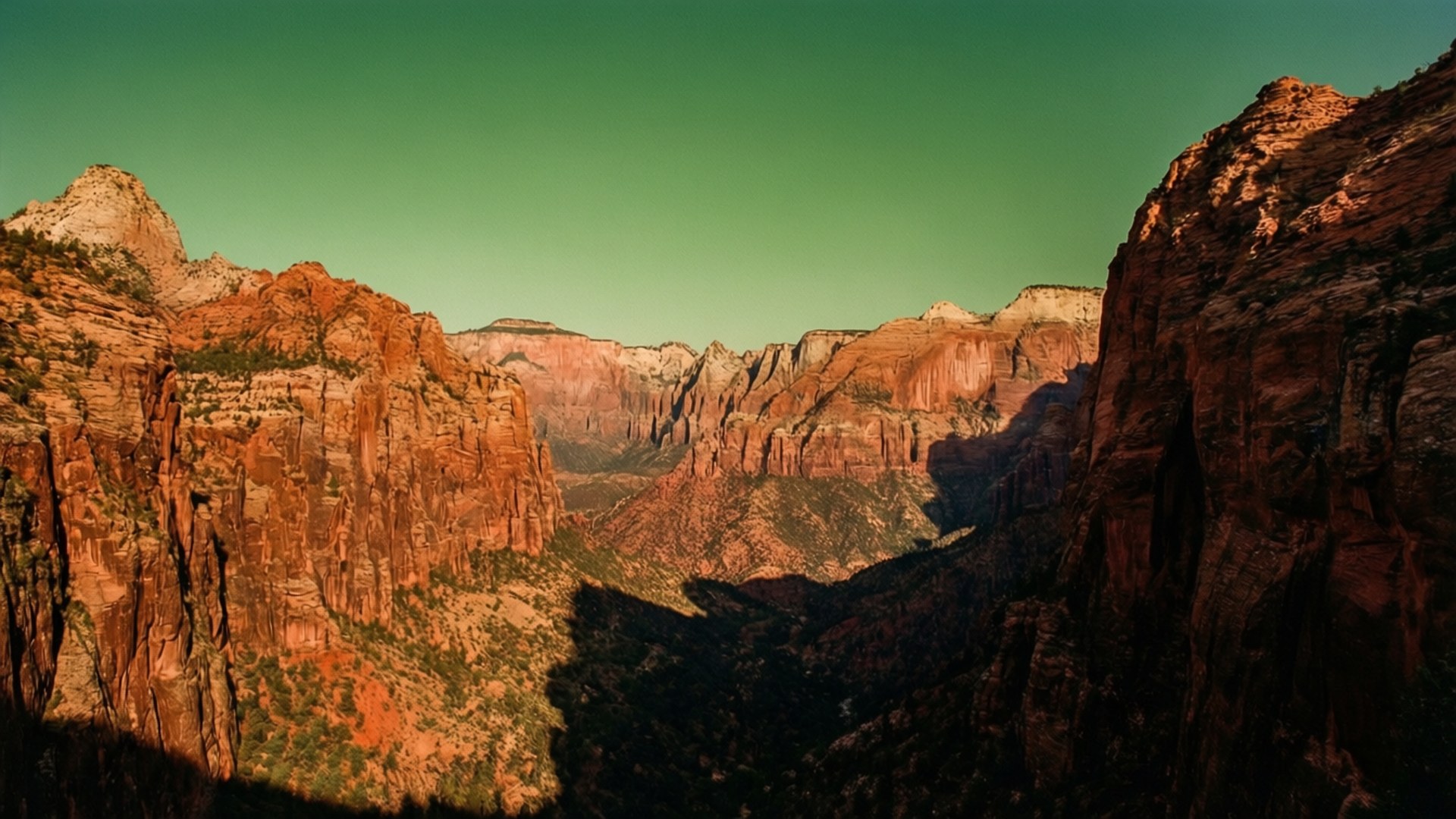 Canyon med grøn himmel Wallpapers