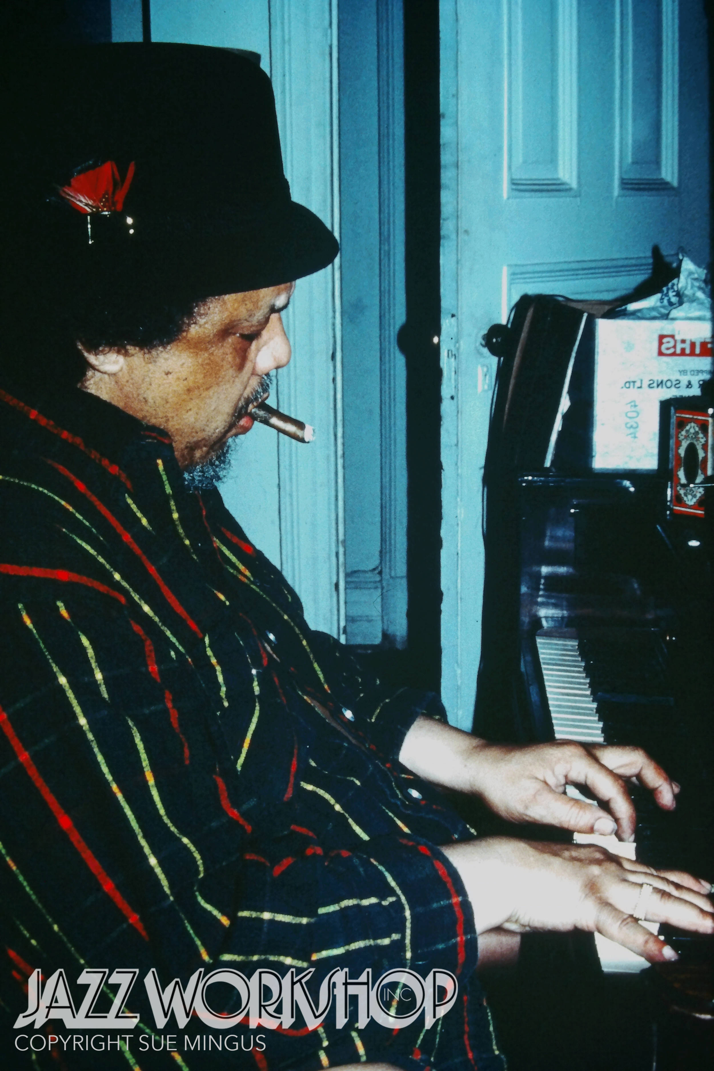 Charles Mingus spiller klaver Wallpapers