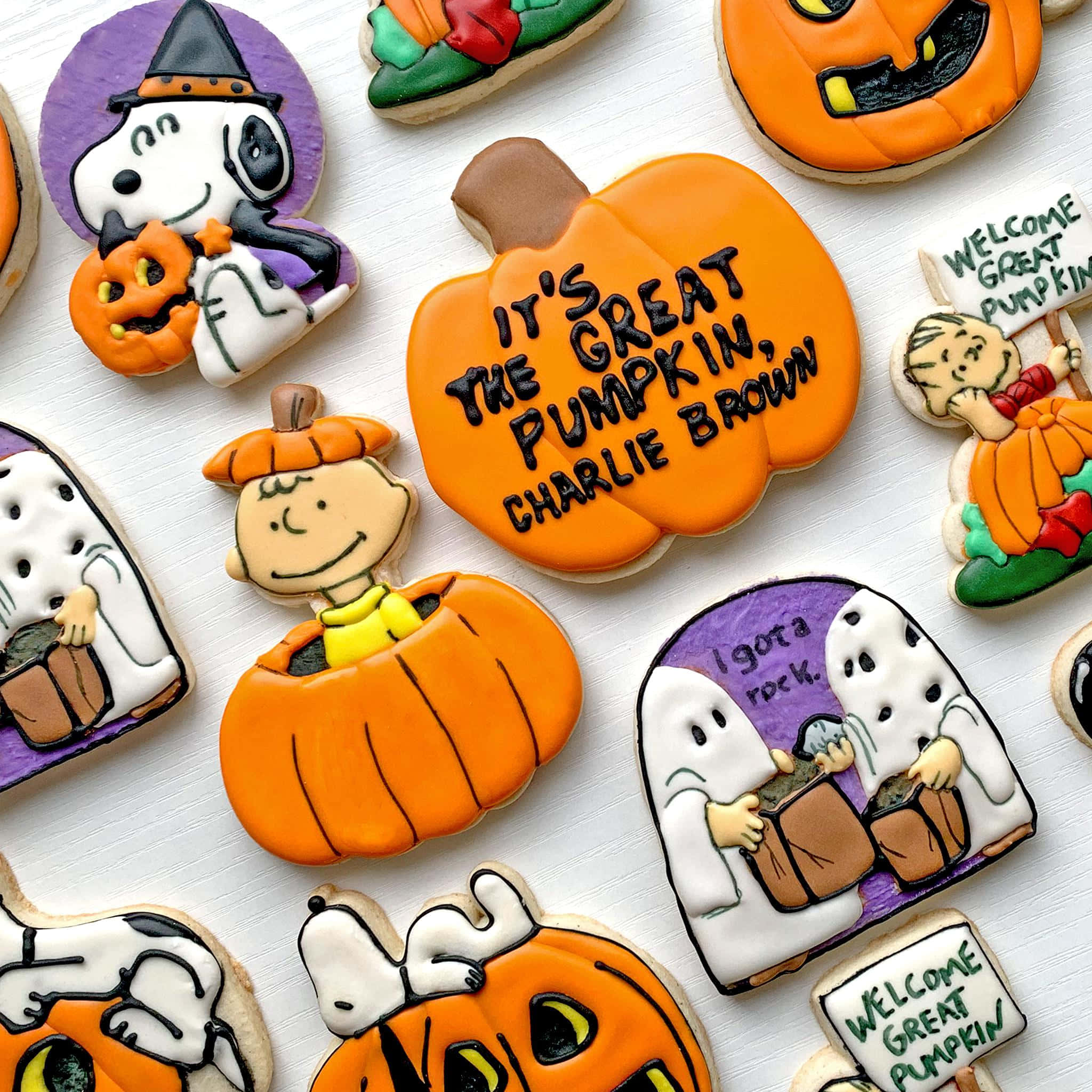 Charlie Brown nyder uhyggen ved Halloween! Wallpapers