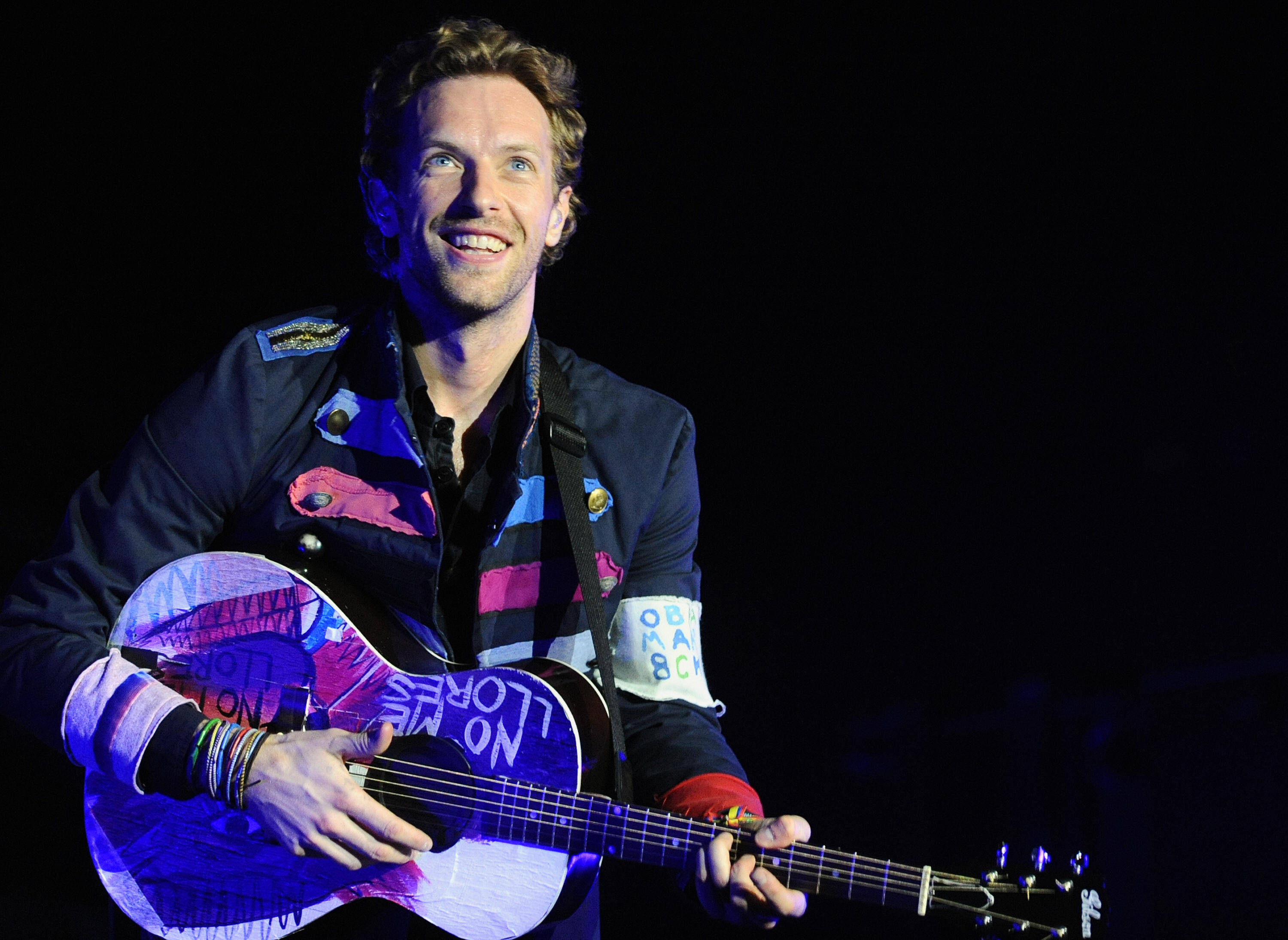 Chris Martin Sort Baggrund Wallpapers