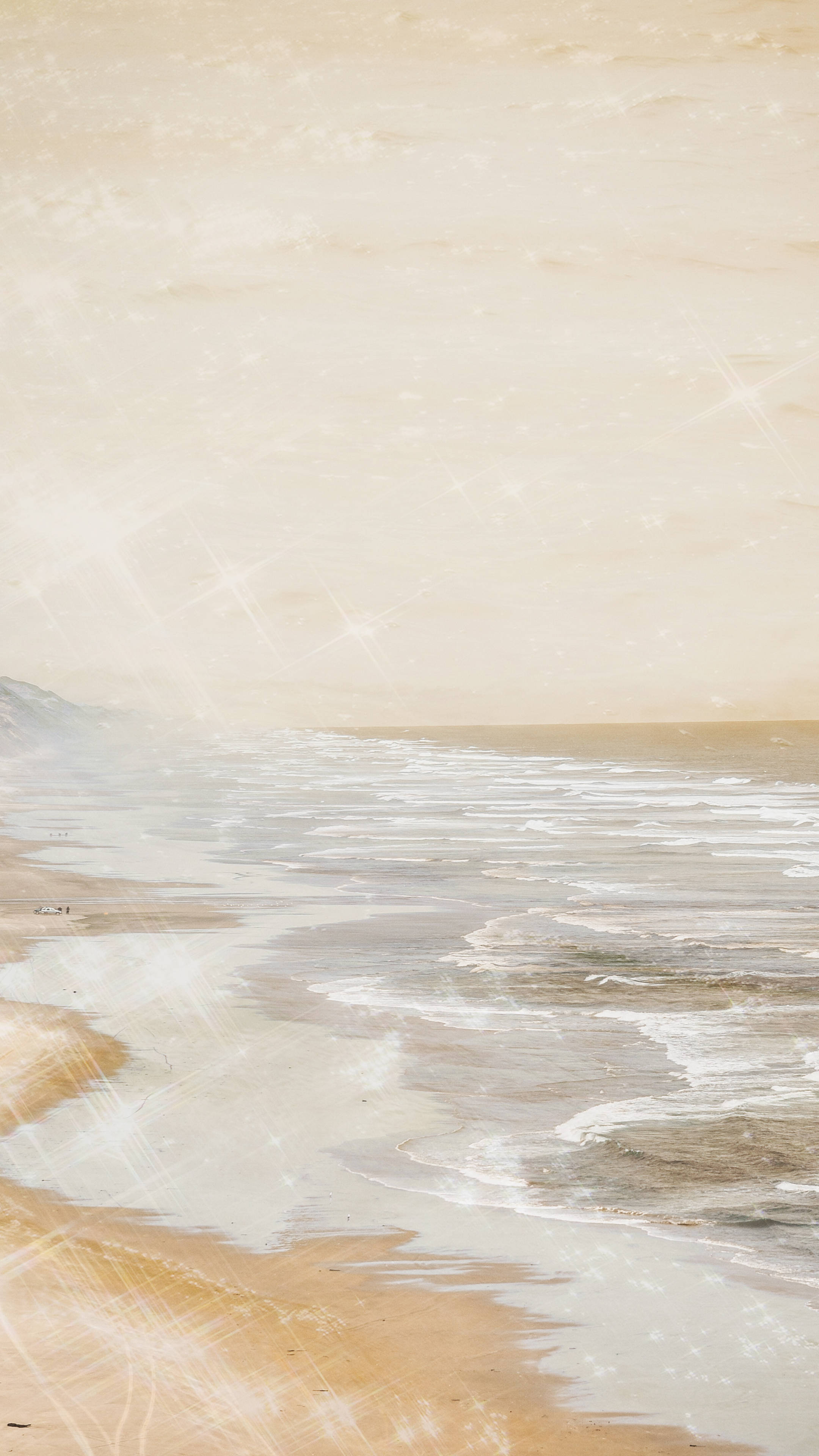 Cremefarvet Æstetisk Skinnende Kyst Wallpapers