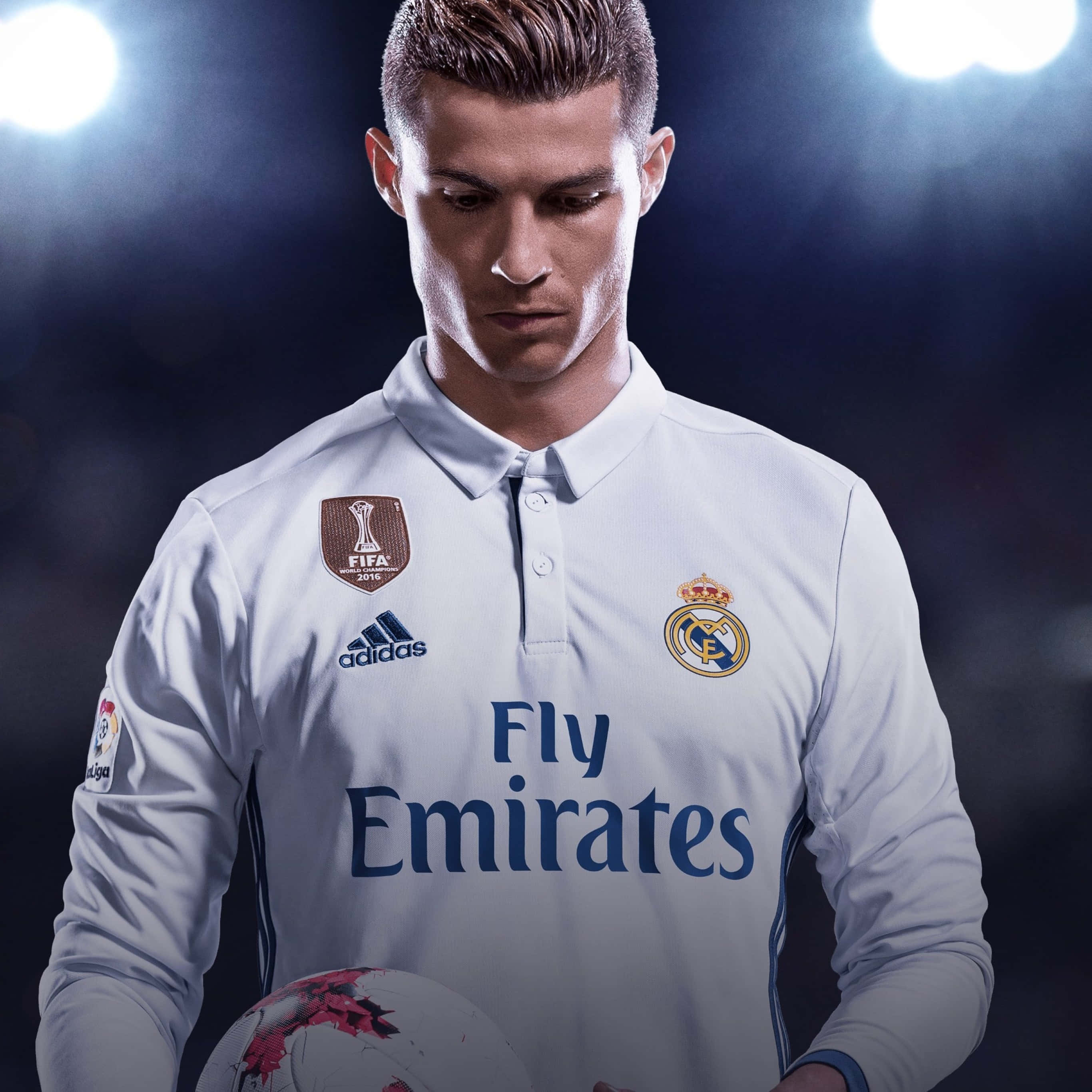 Cristiano Ronaldo poserer på banen Wallpapers