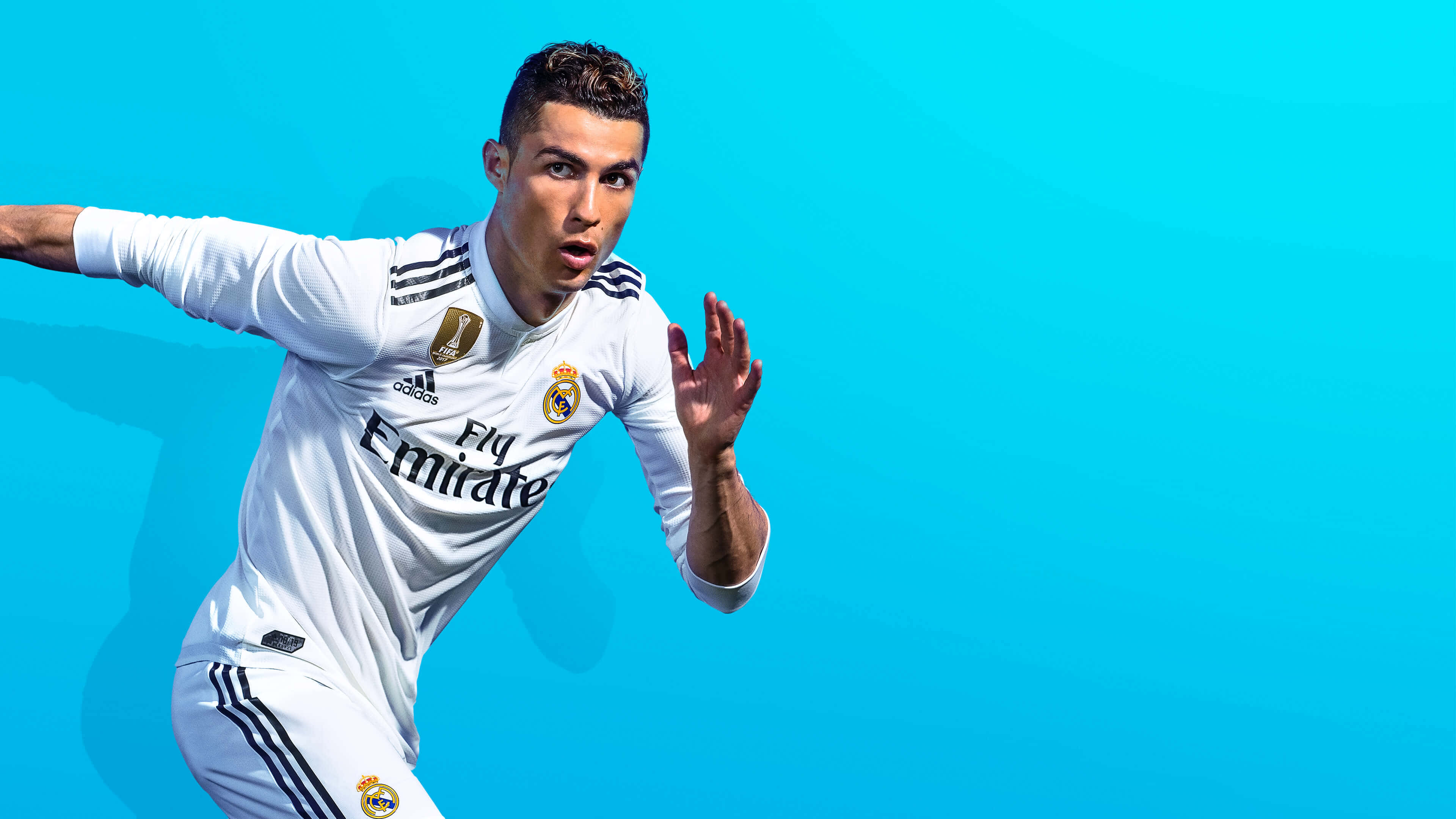 Cristiano Ronaldo poserer på banen Wallpapers