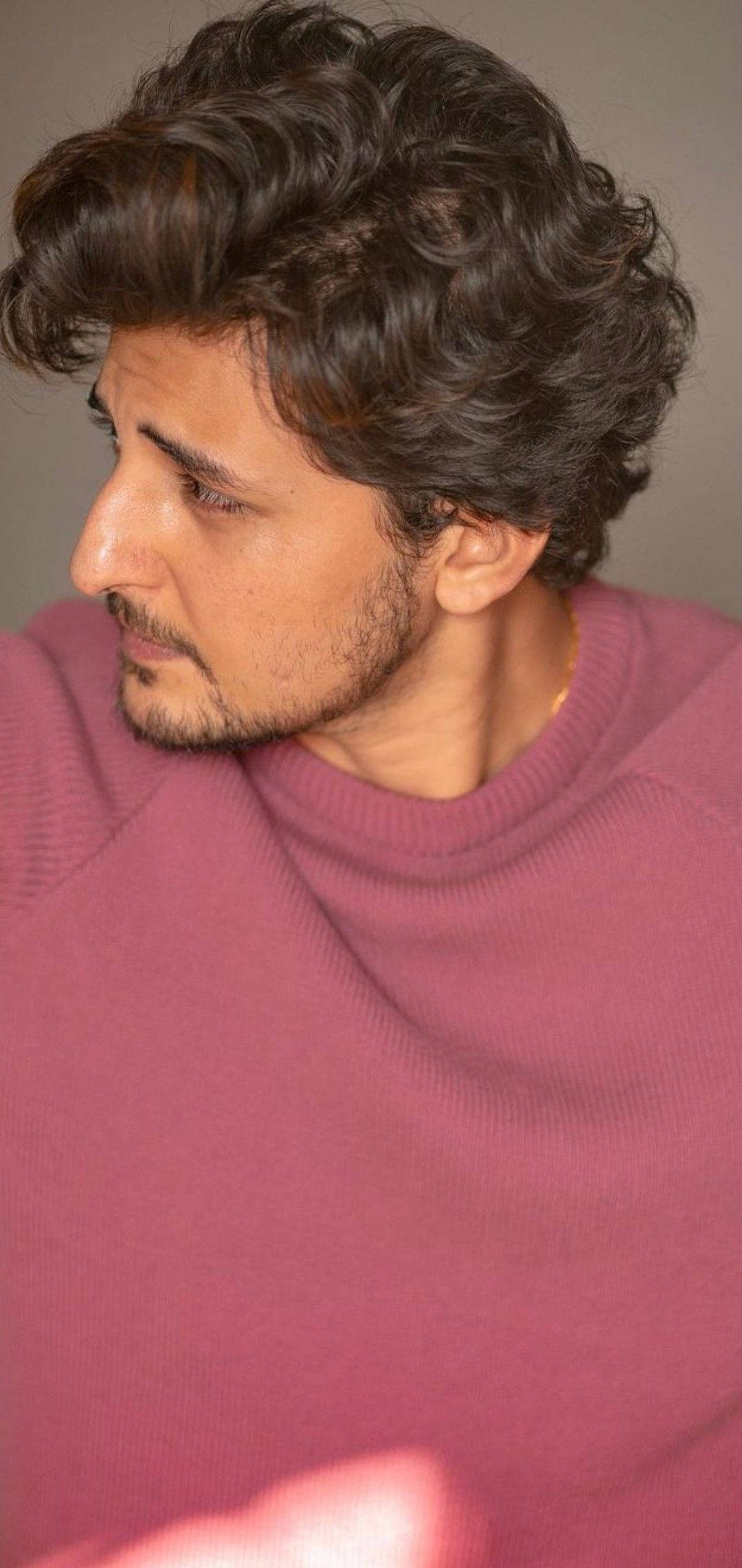 Darshan Raval HD krøllet hår Wallpapers