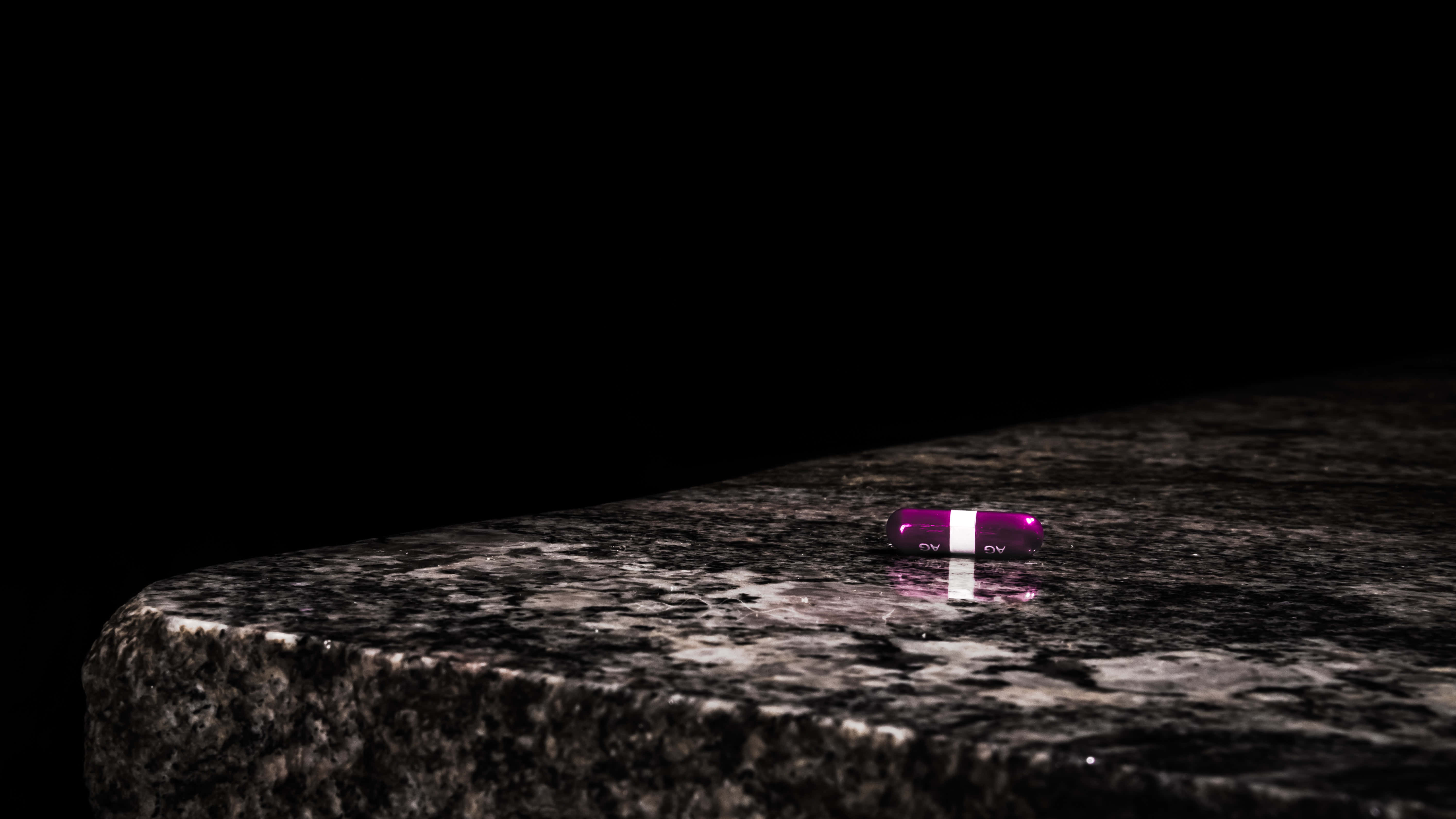De dybe, fortryllende nuancer af mørk lilla æstetik Wallpapers