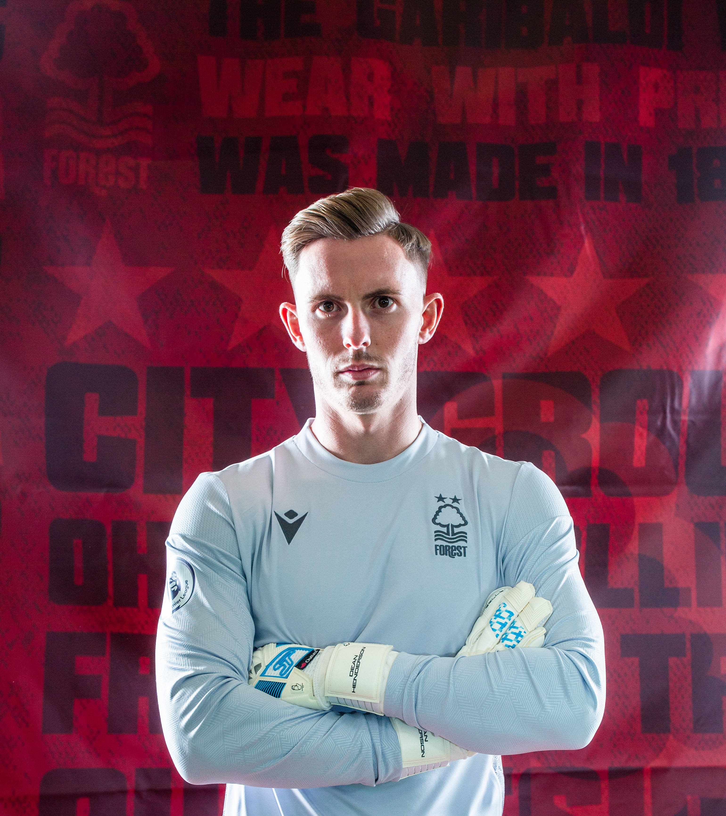 Dean Henderson med korslagte arme Wallpapers