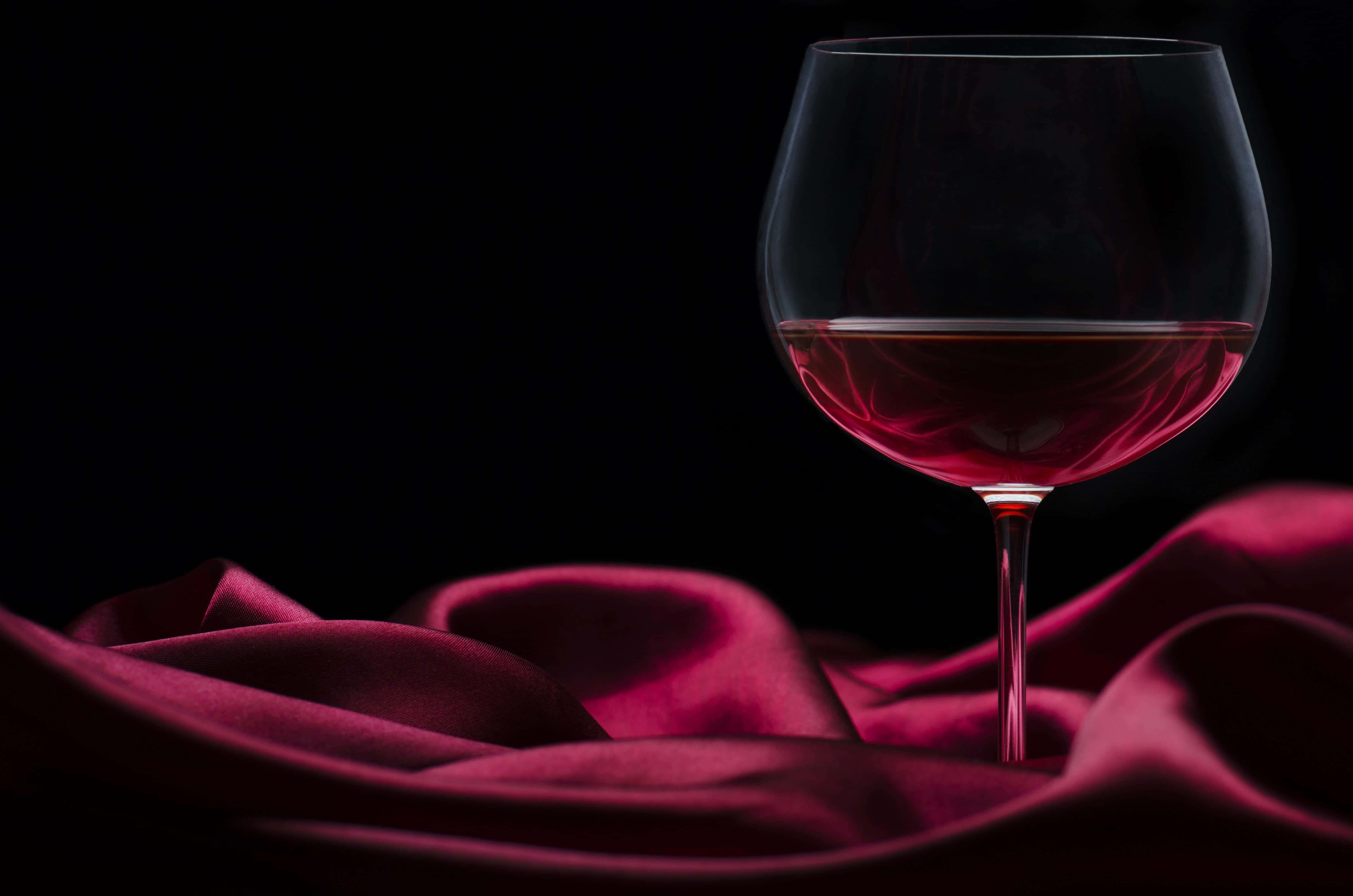 Delikat silke med metallisk baggrund Wallpapers