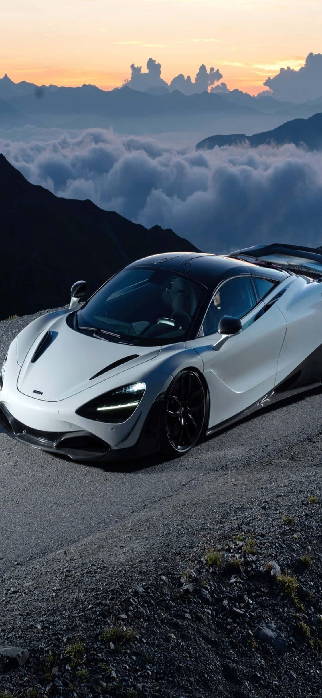 Den Hurtigste Kombination af Teknologi - iPhone Xs og McLaren 720s Wallpapers