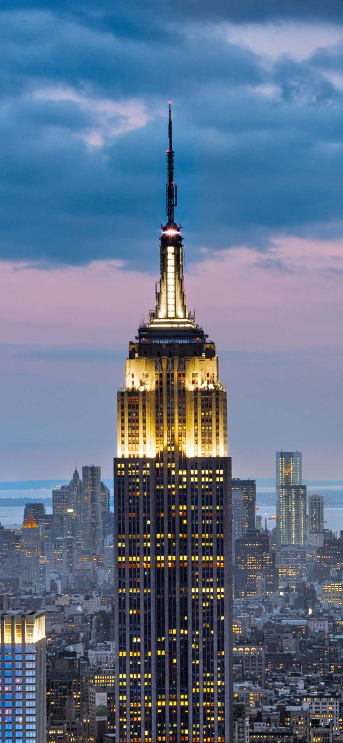 Den storslåede udsigt over New Yorks skyline set på iPhone X Wallpapers
