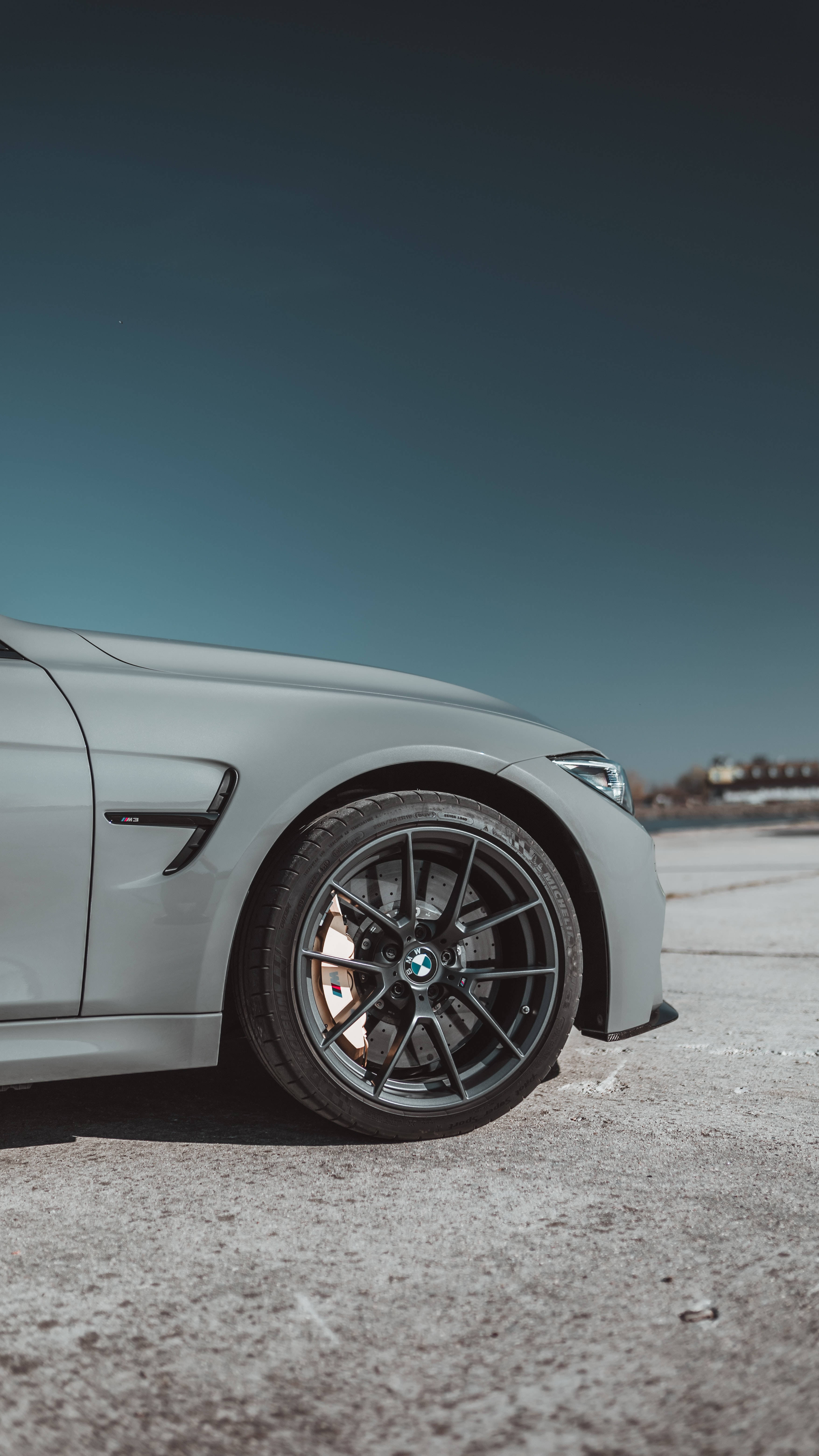 Det perfekte syn af en grå BMW Wallpapers