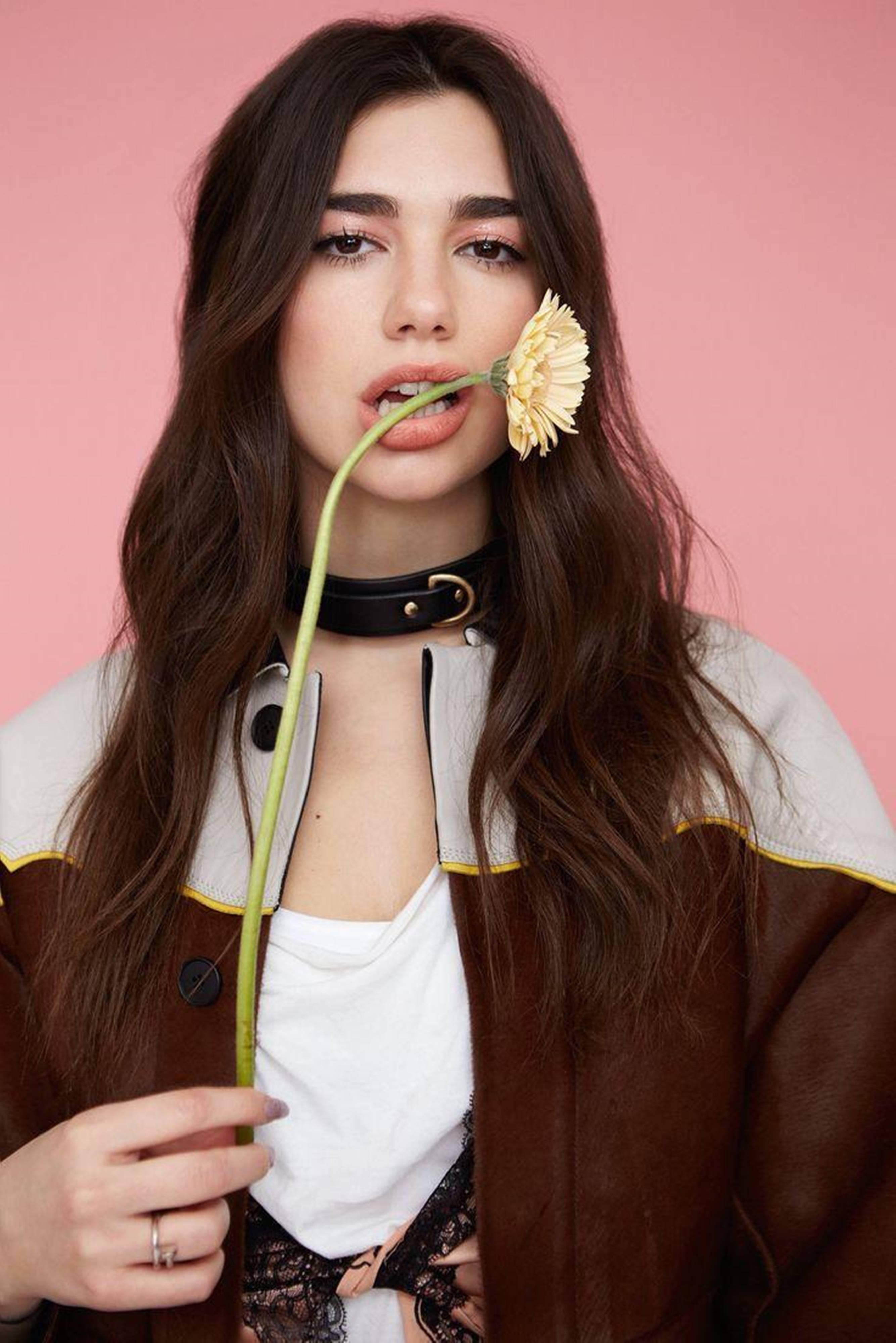 Dua Lipa 4K til Glamcult Wallpapers
