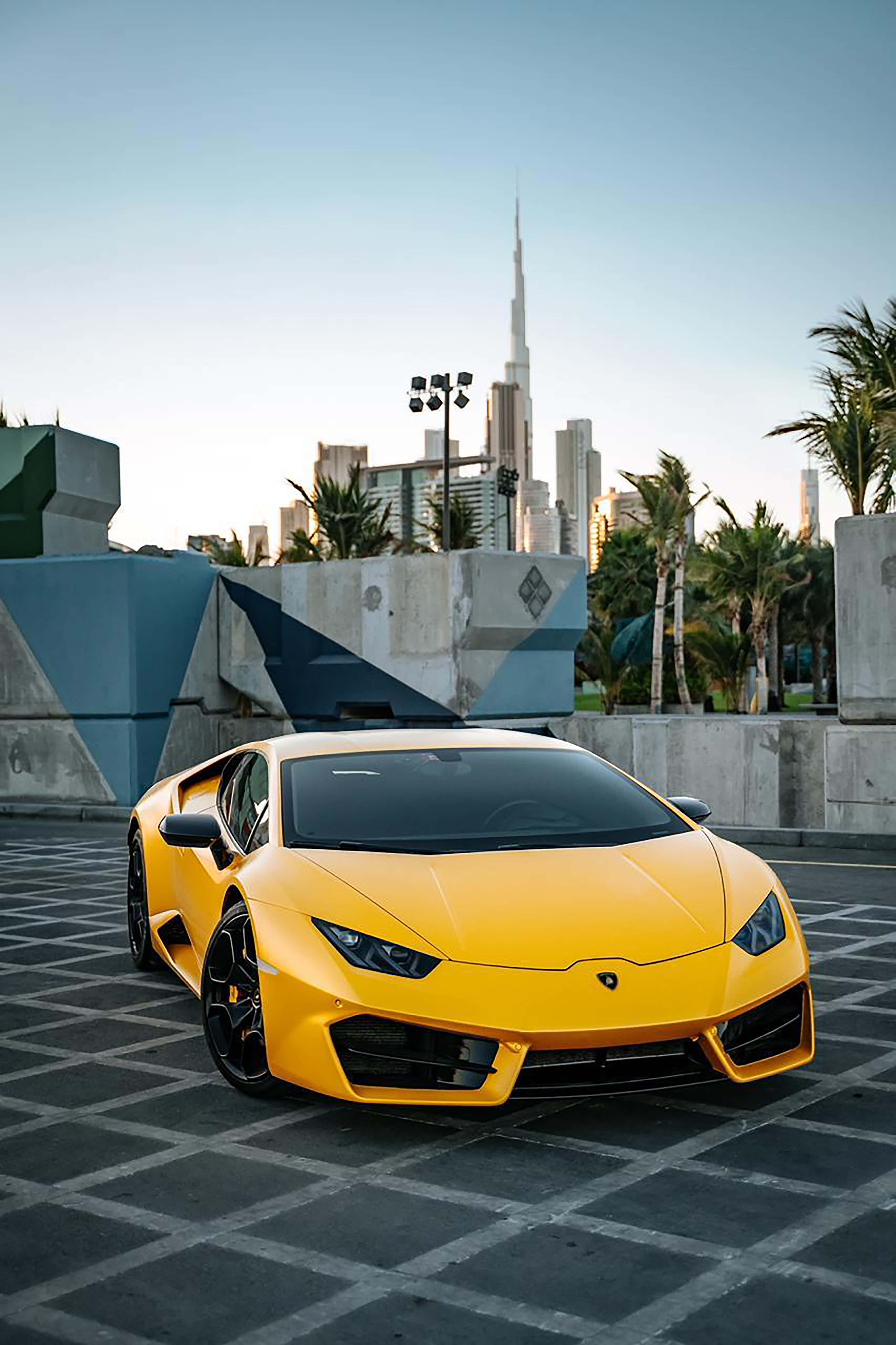 Eksklusiv Lamborghini på motorvejen Wallpapers