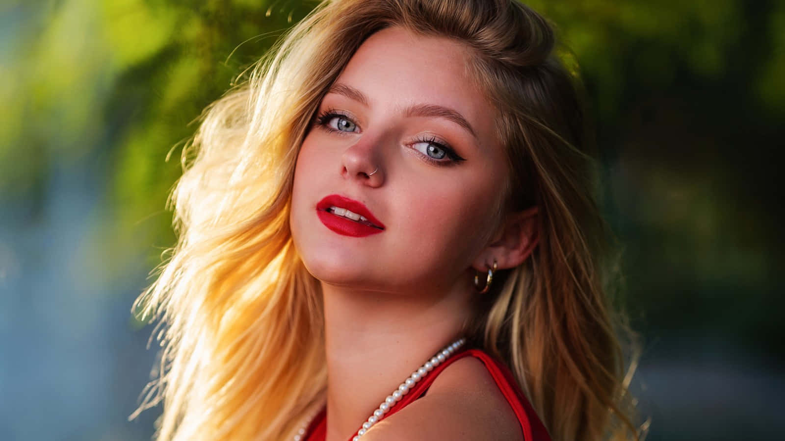 Elegant ukrainsk pige nyder en blush-farvet fotoshoot Wallpapers