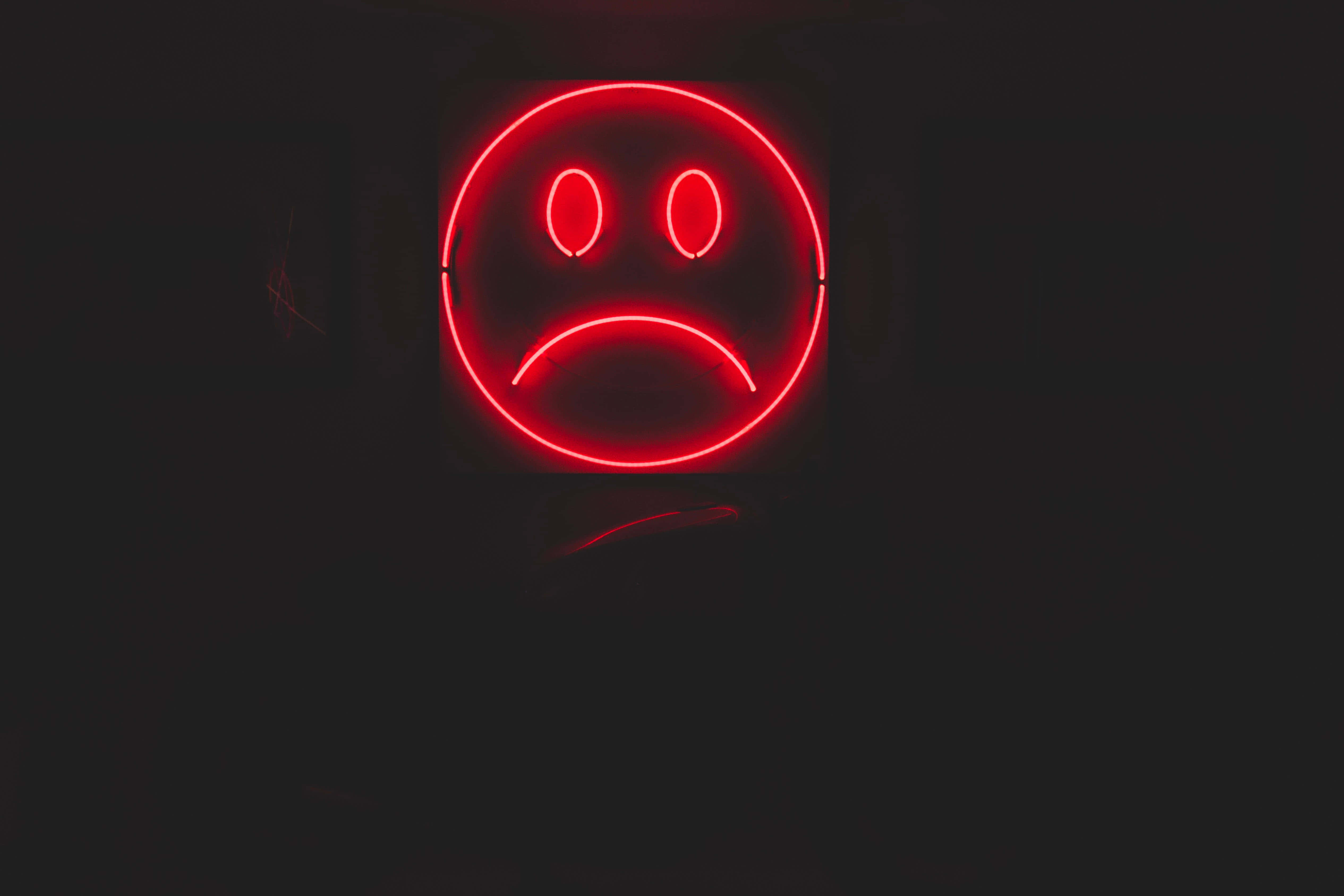 Elektriserende neonlys i rød og sort Wallpapers