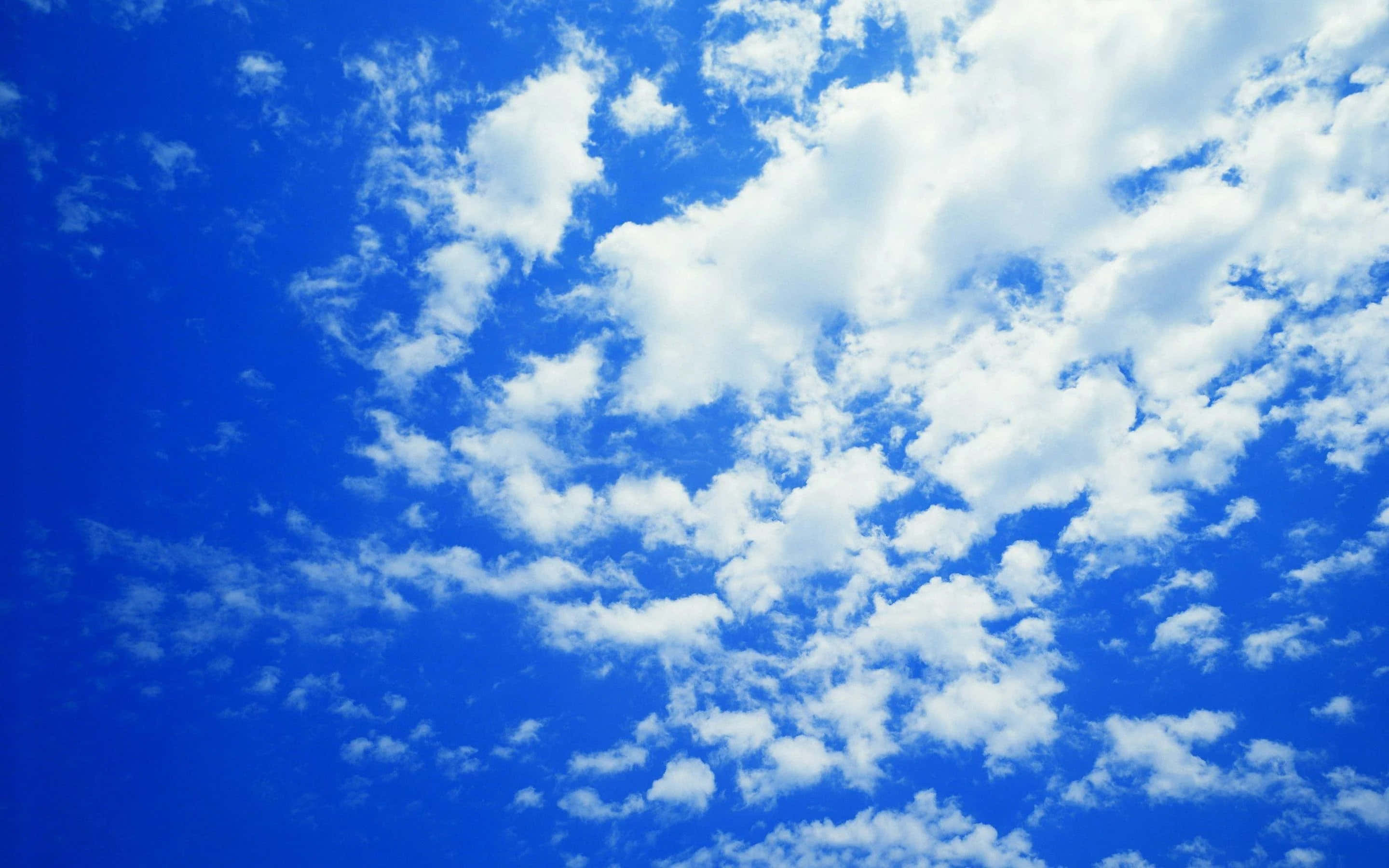En fortryllende blå himmel Wallpapers