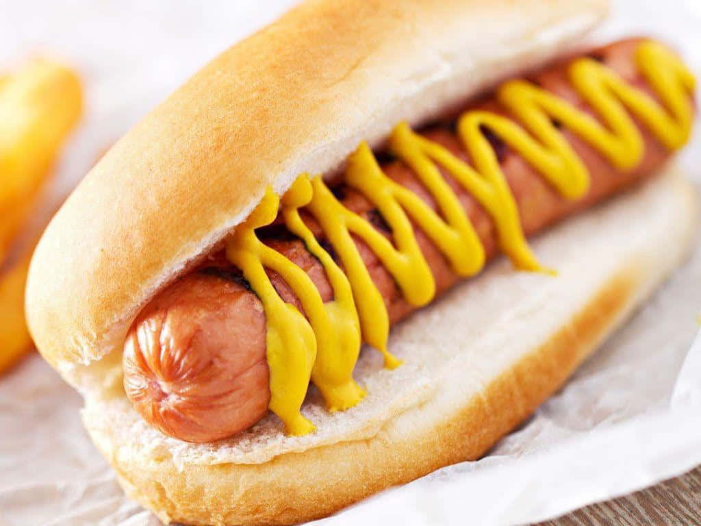 en hotdog med sennep og sennep Wallpapers