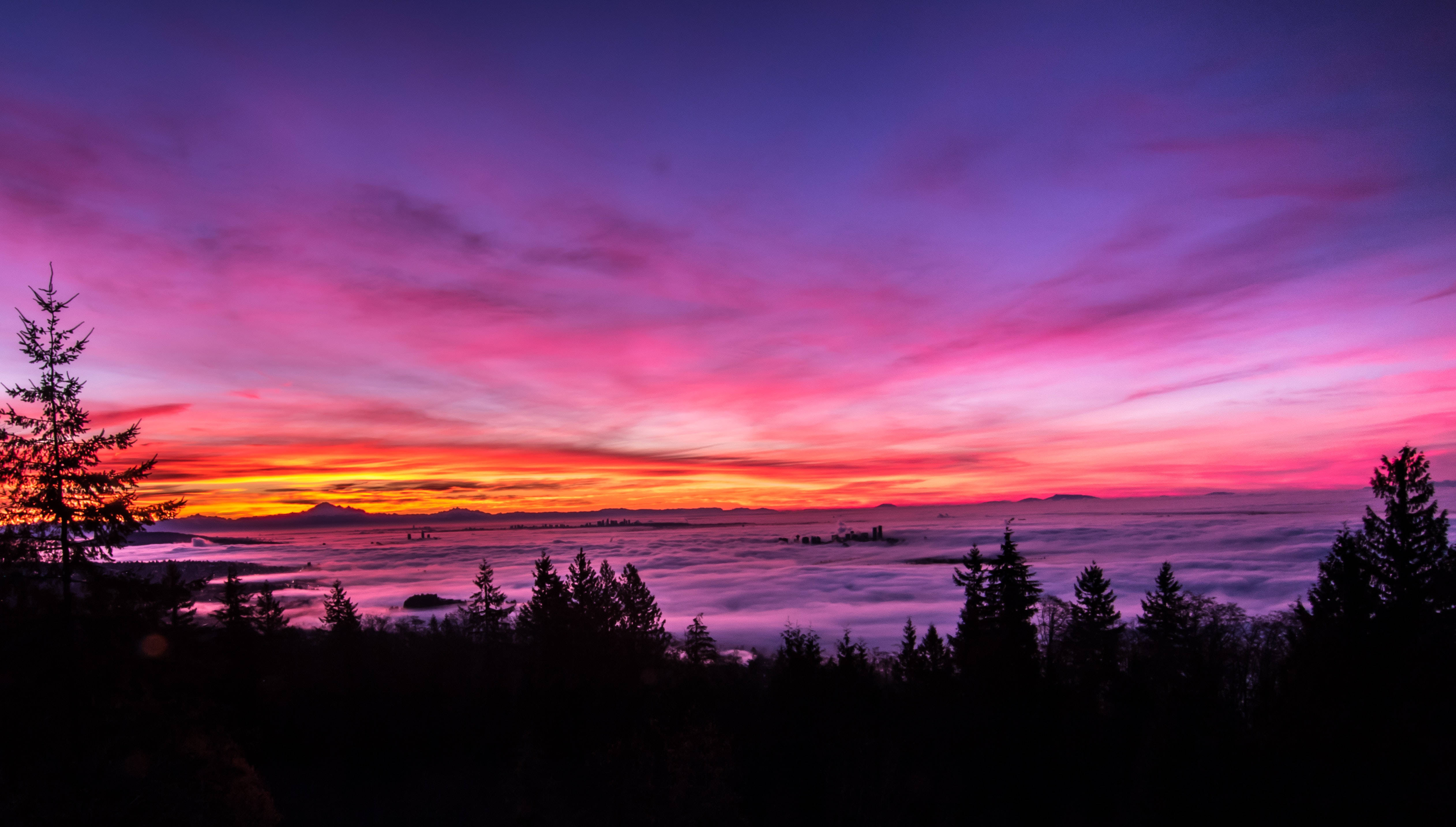En rolig himmel - farvernes harmoni Wallpapers