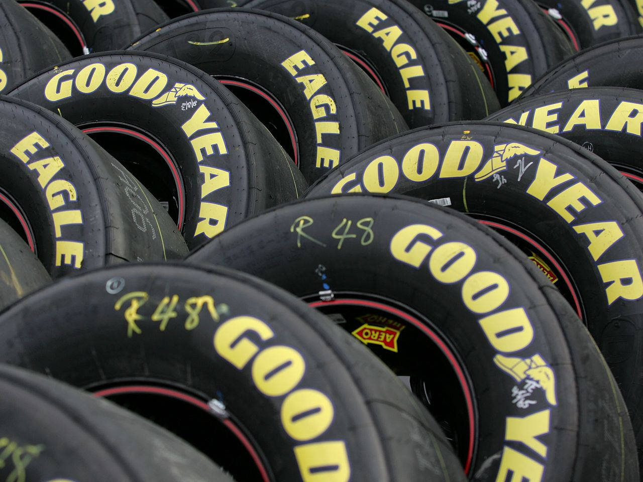 En Samling af Goodyear Sorte Dæk Wallpapers