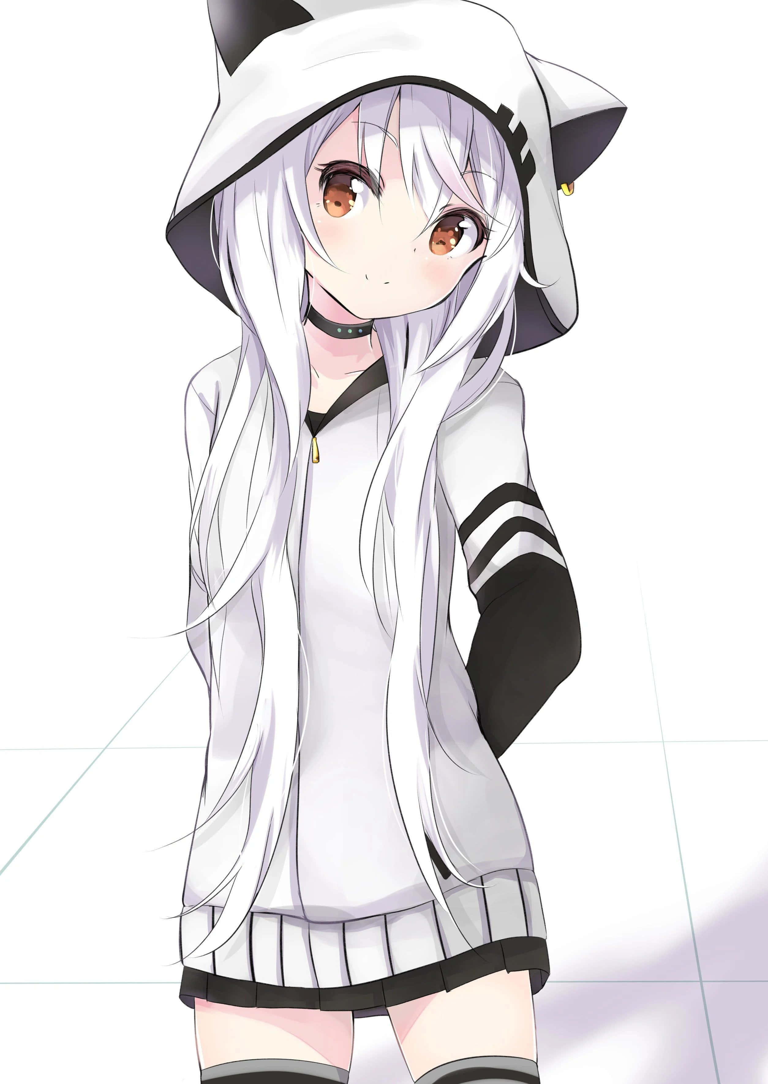 En sød anime-pige i en hættetrøje nyder en solrig vinterdag. Wallpapers
