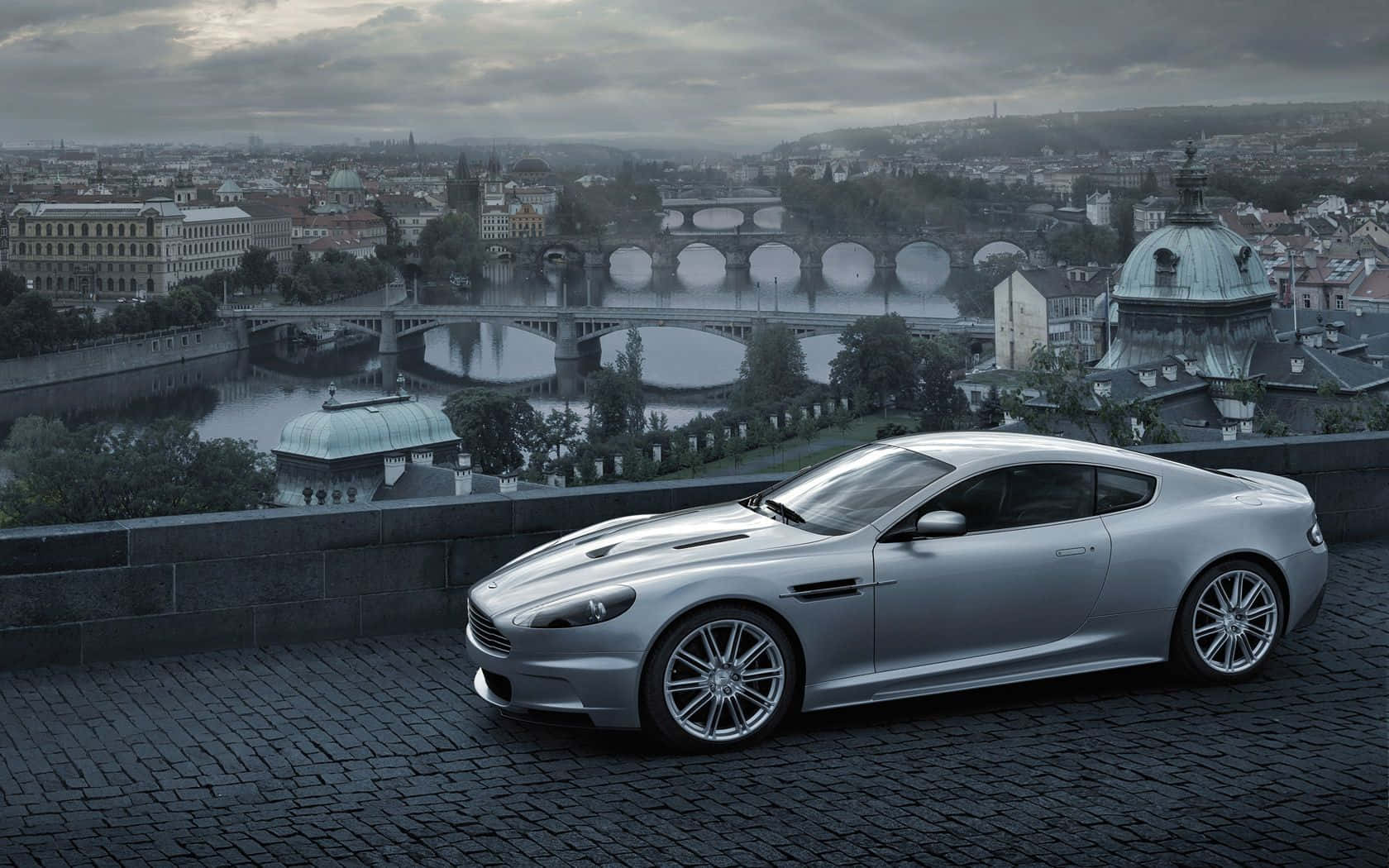 Enestående Aston Martin Vanquish klar til en køretur Wallpapers