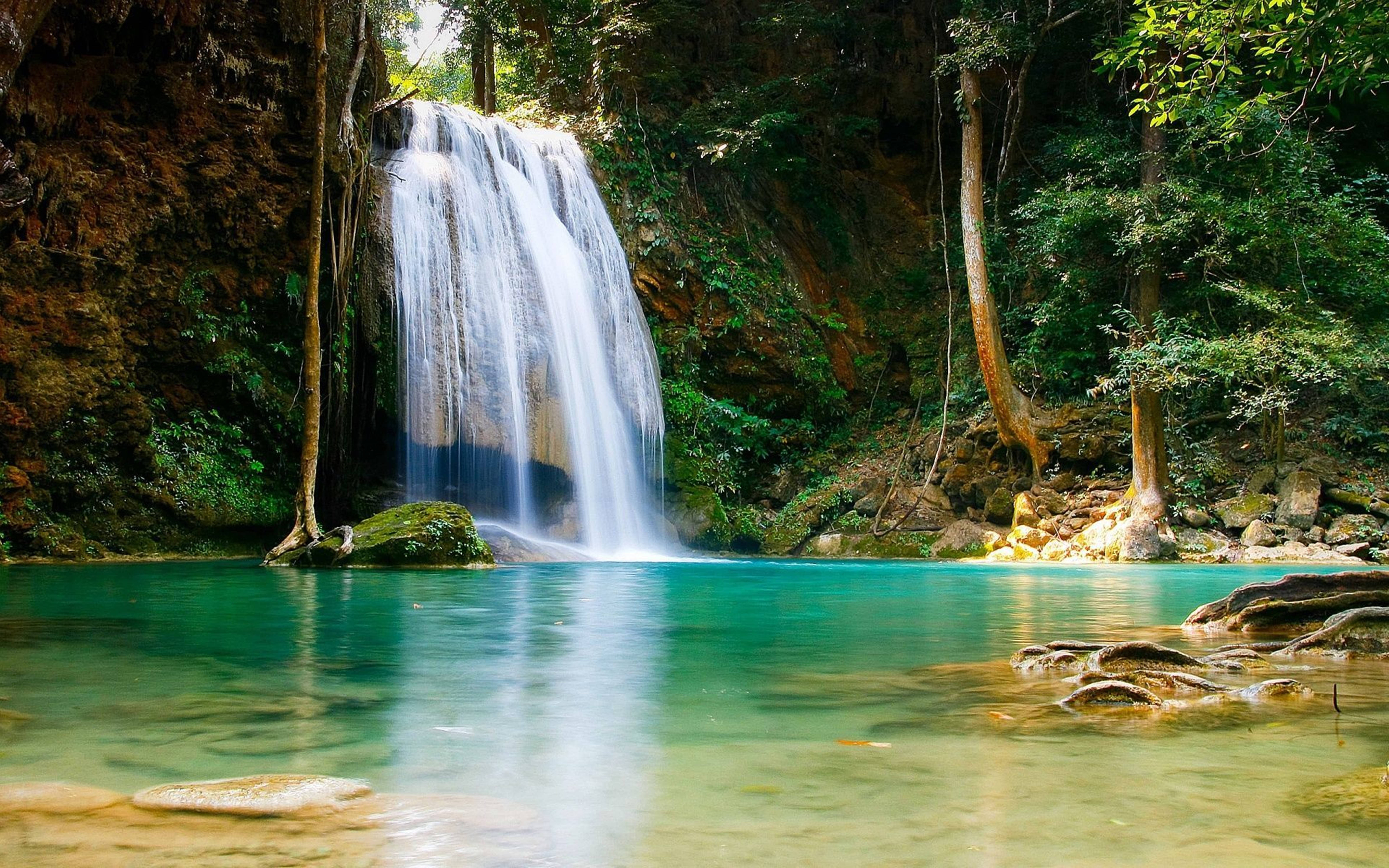 Erawan-vandfaldet betagende HD-vandfald Wallpapers