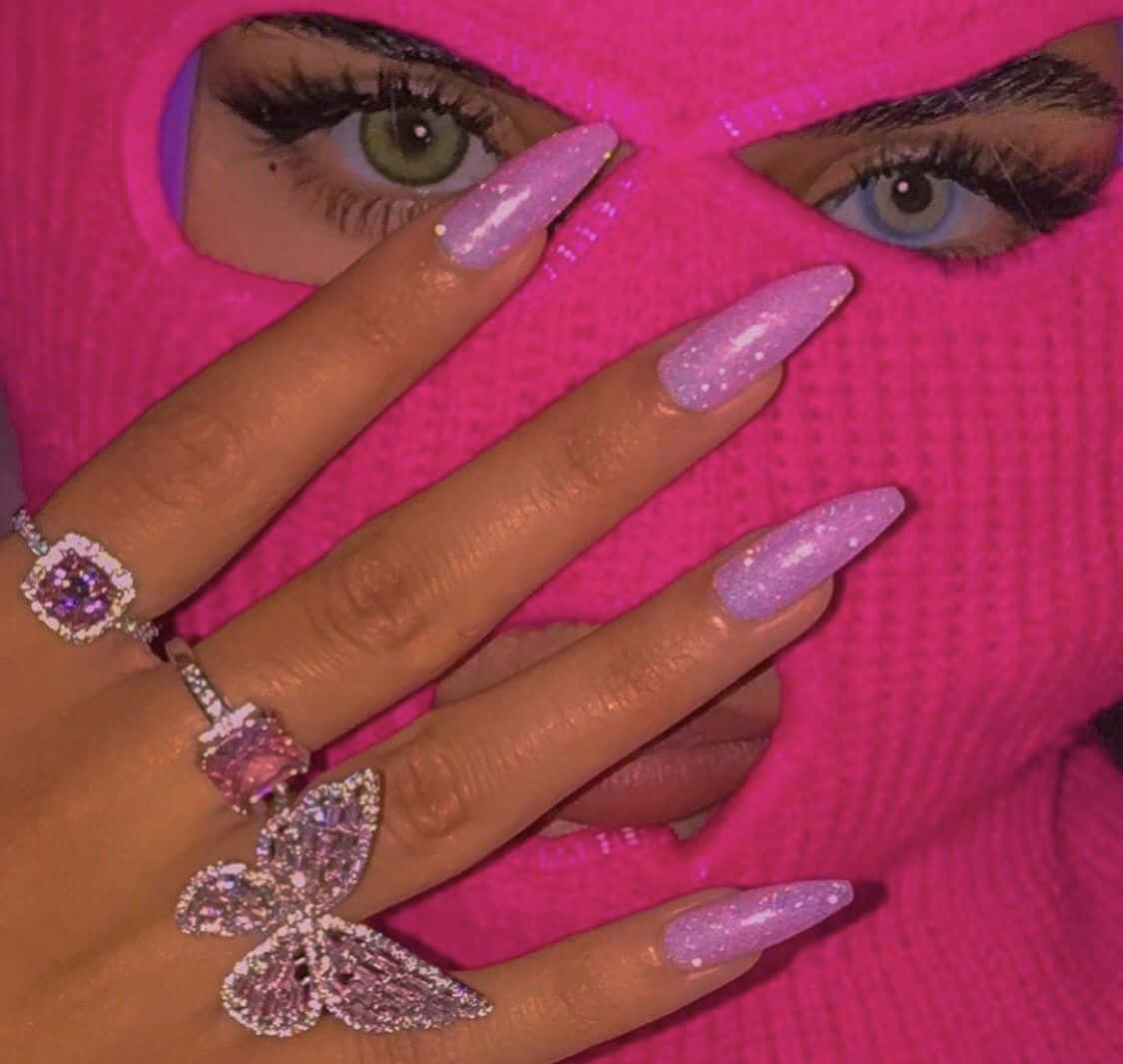 "Et baddie-look handler om attitude... og et fedt outfit!" Wallpapers