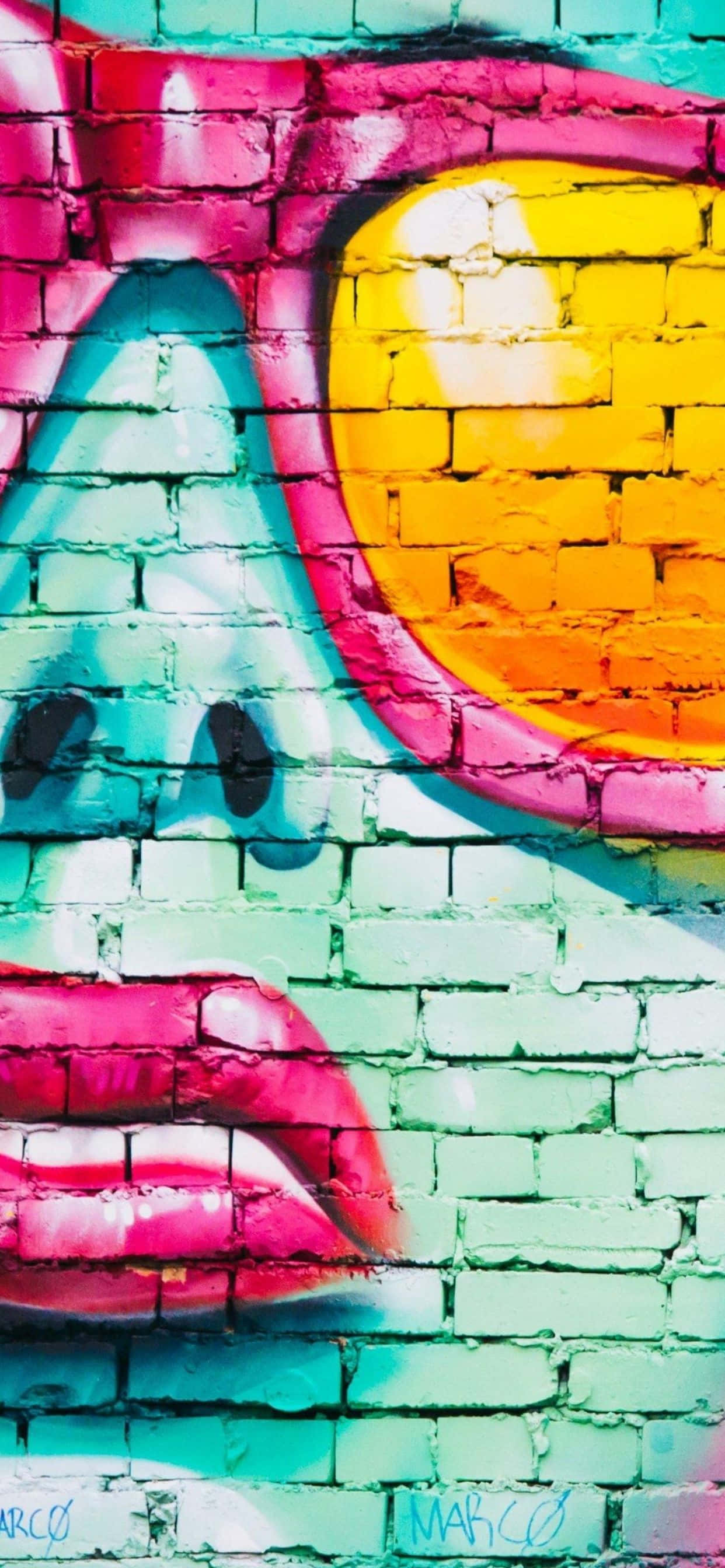 et farverigt vægmaleri af en kvinde med solbriller Wallpapers