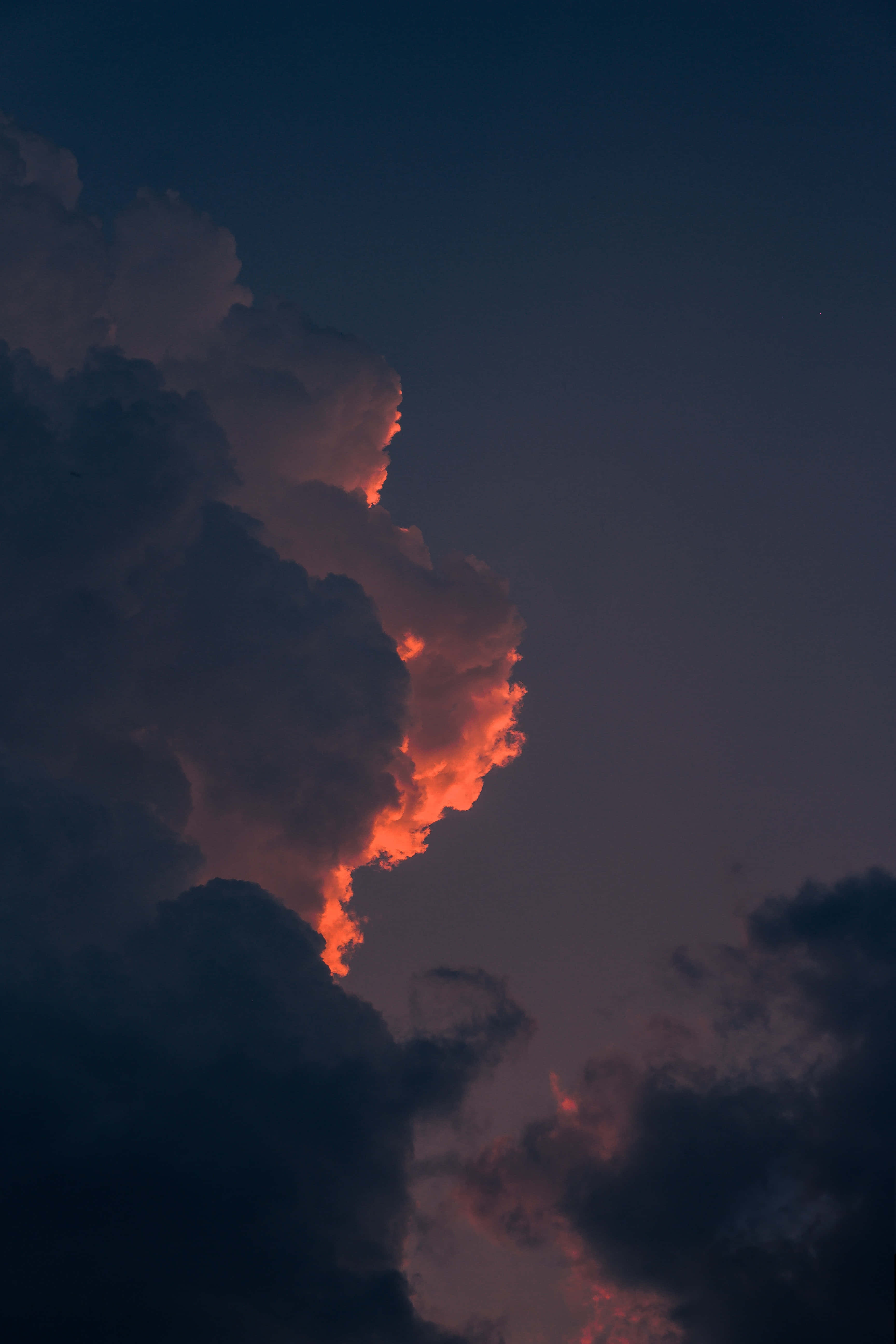 Fænomenal solnedgang over rolig æstetisk himmel Wallpapers