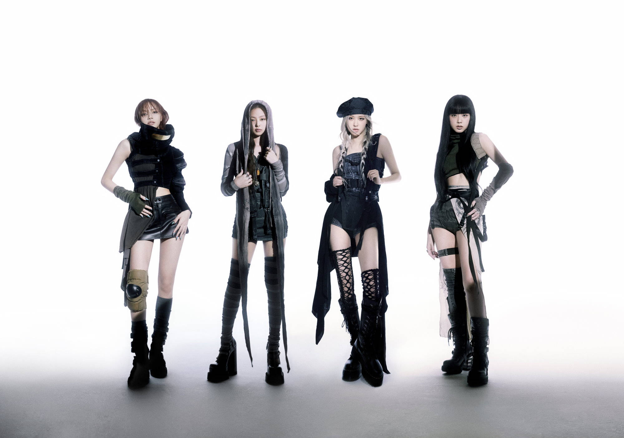 Fantastisk Blackpink i sorte outfits desktop wallpaper Wallpapers