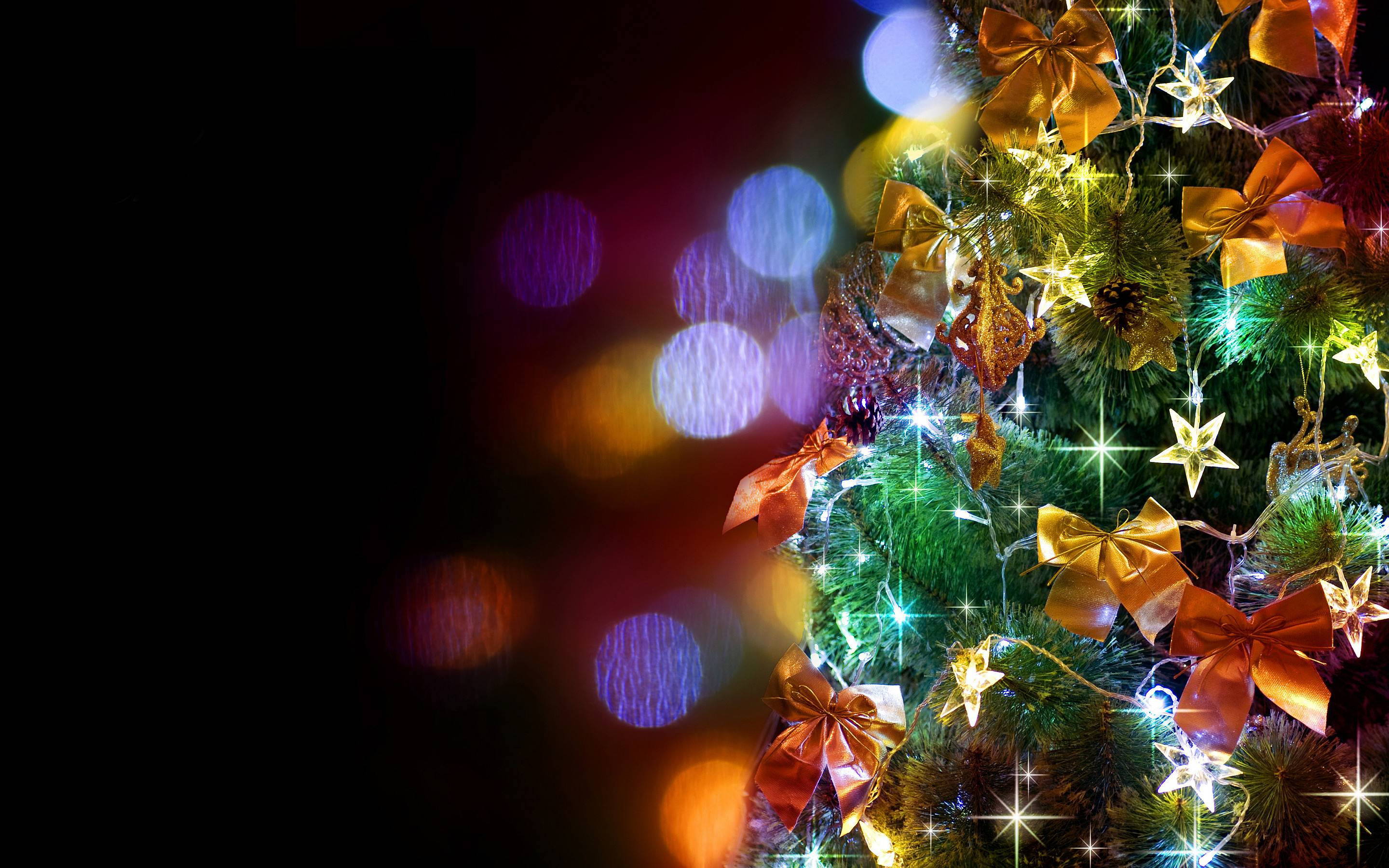 Fejr højtiden med dette festlige juletræsudstilling Wallpapers