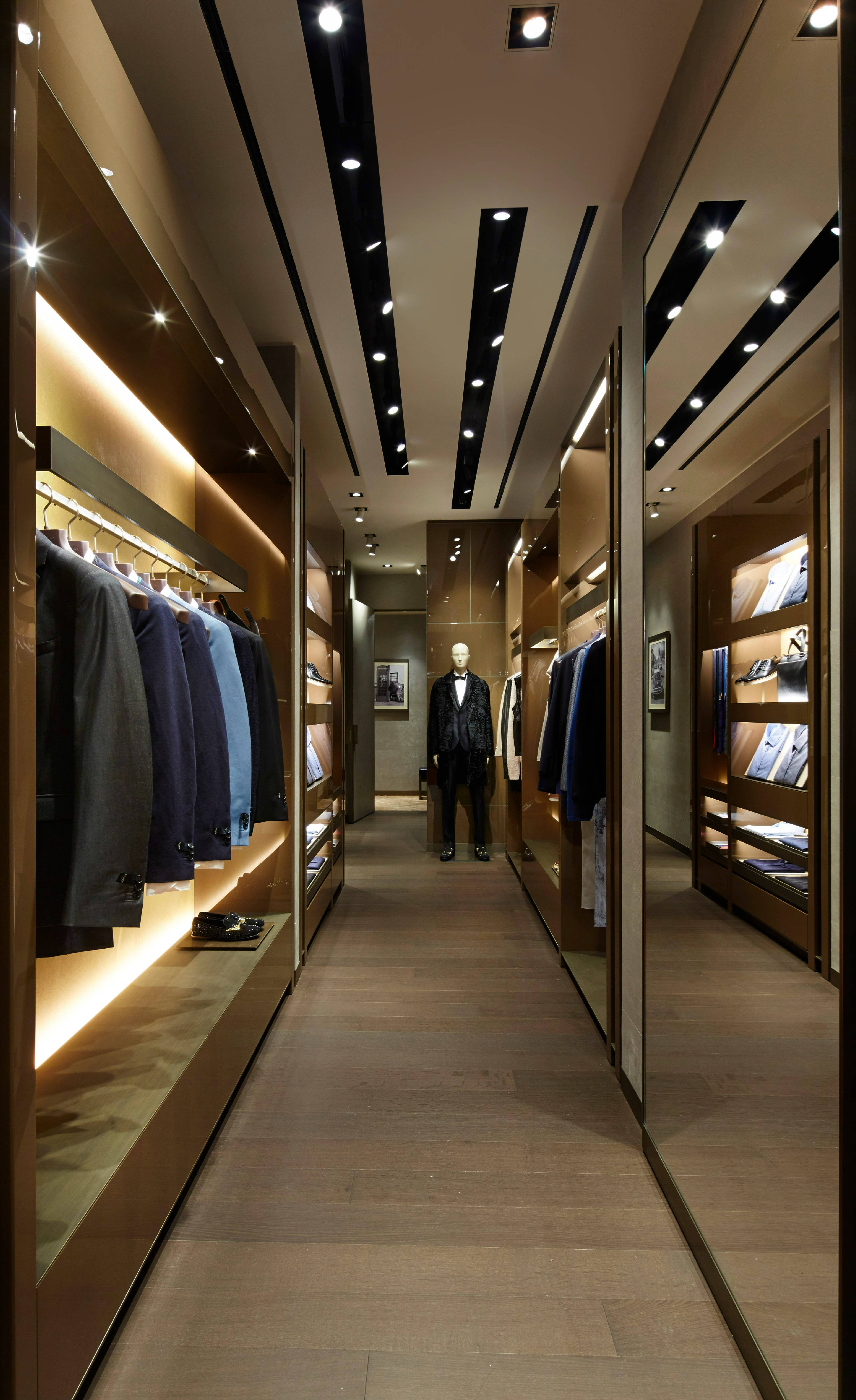 Fendi Tuxedos i rum Wallpapers