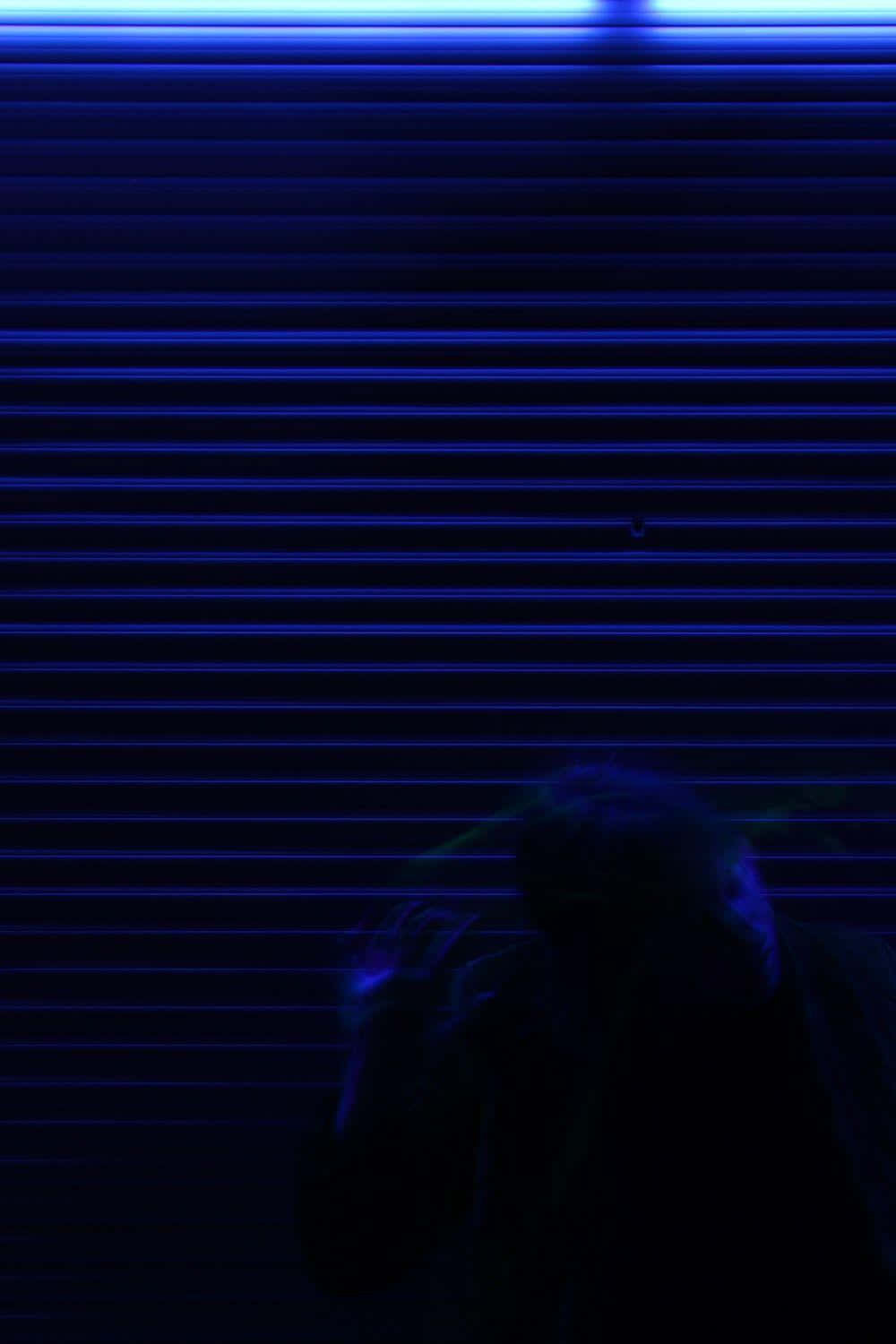 Find ro i denne mørkeblå æstetiske baggrund Wallpapers
